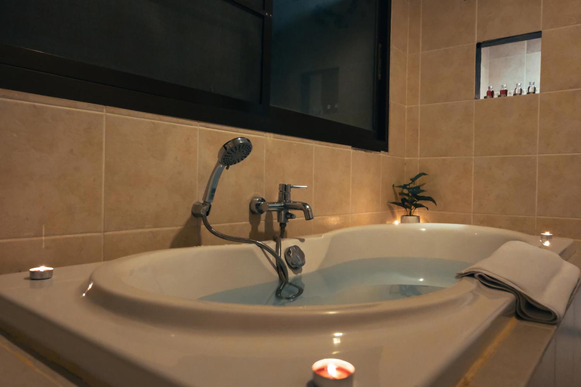 Raya Private Pool Hotel Pattaya