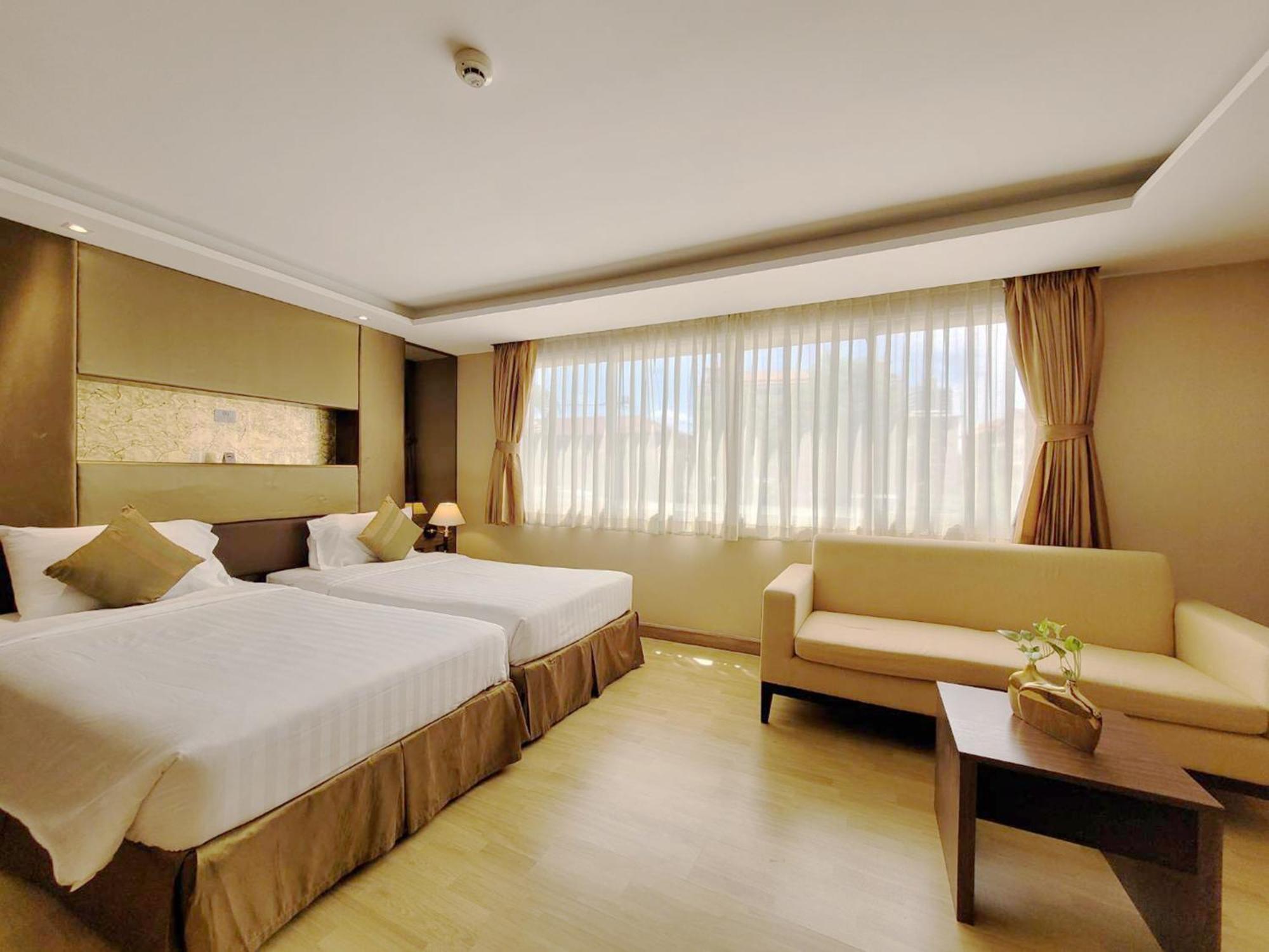 Nova Gold Hotel