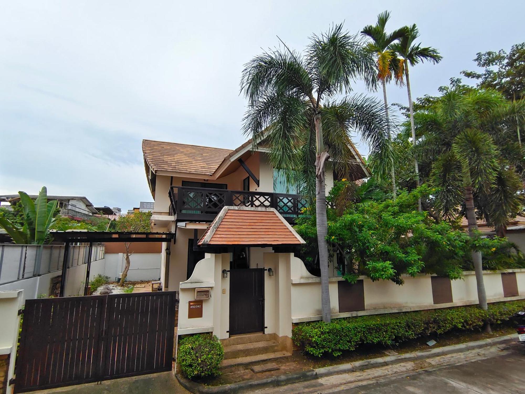 Baan Natcha Pool Center Villa