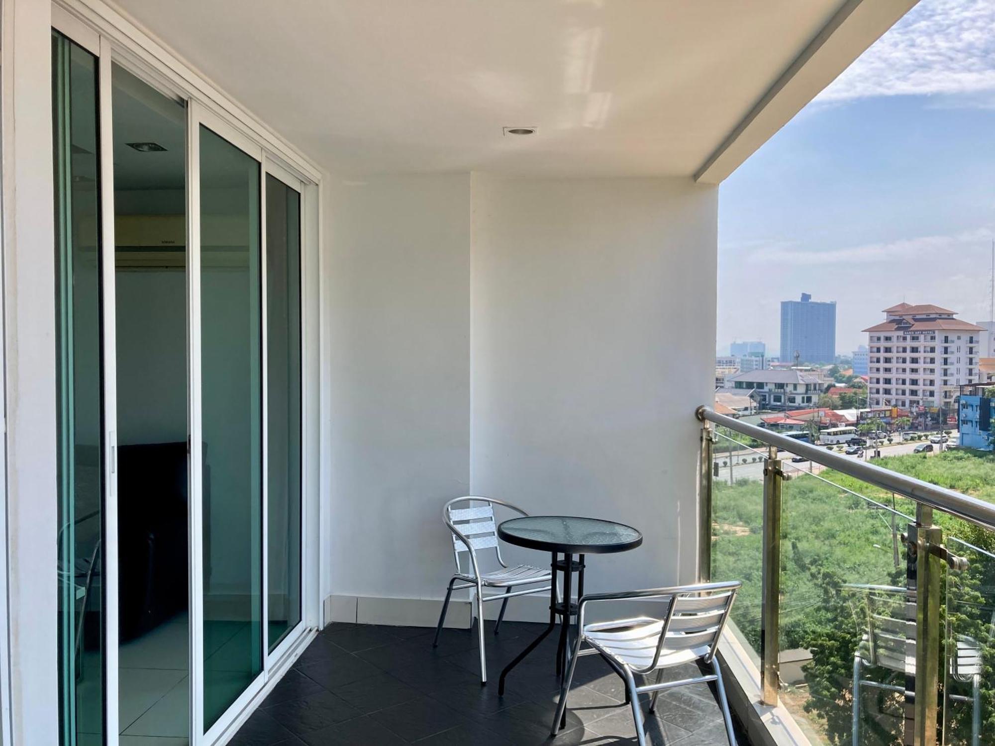 Hyde Park By Sunny Pattaya