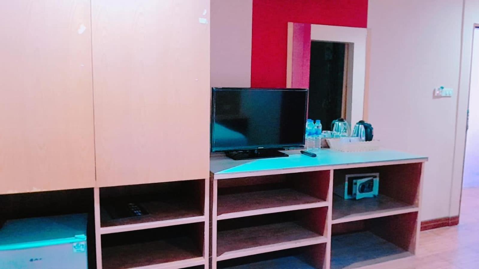New Pind Balluchi Hotel