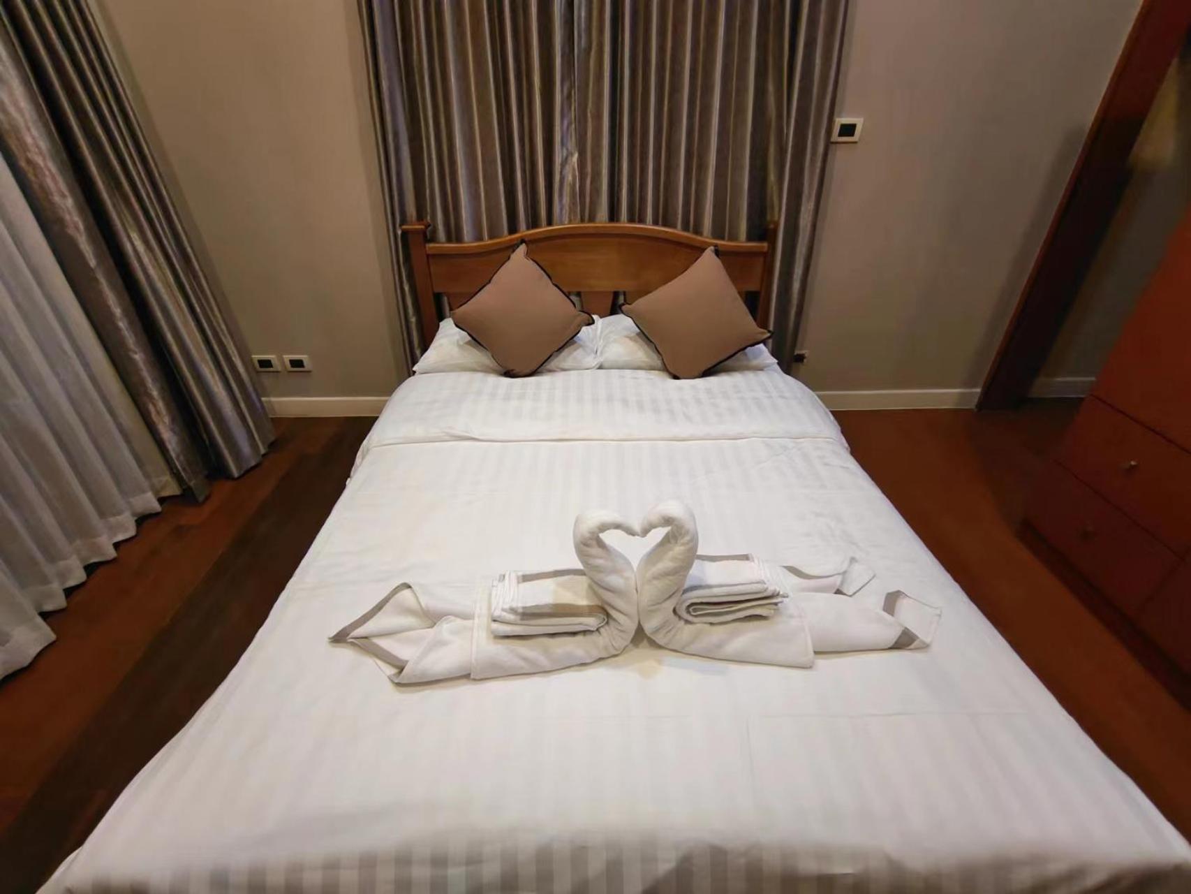 Baan Natcha Pool Center Villa
