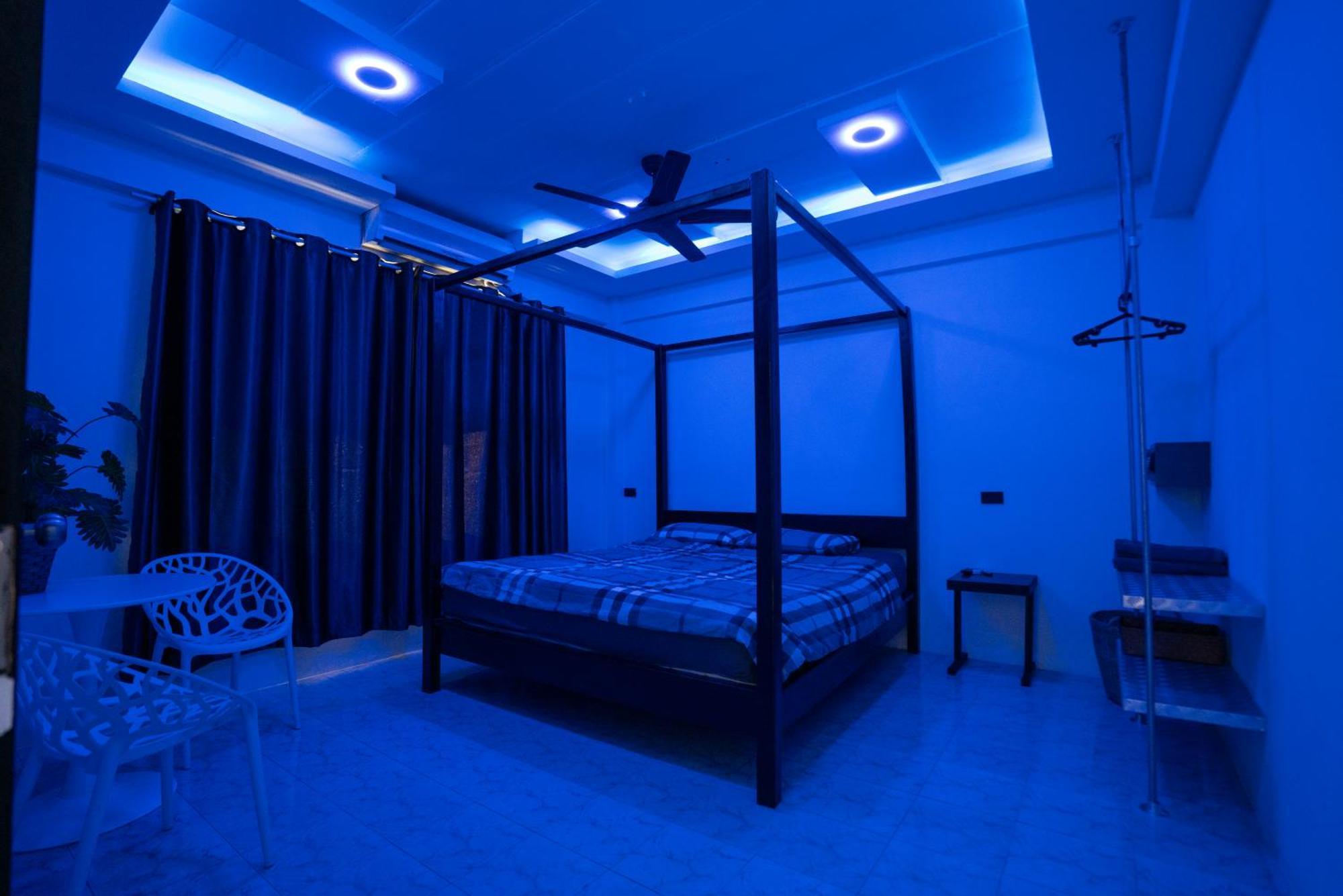 Splash Bar And Guest house