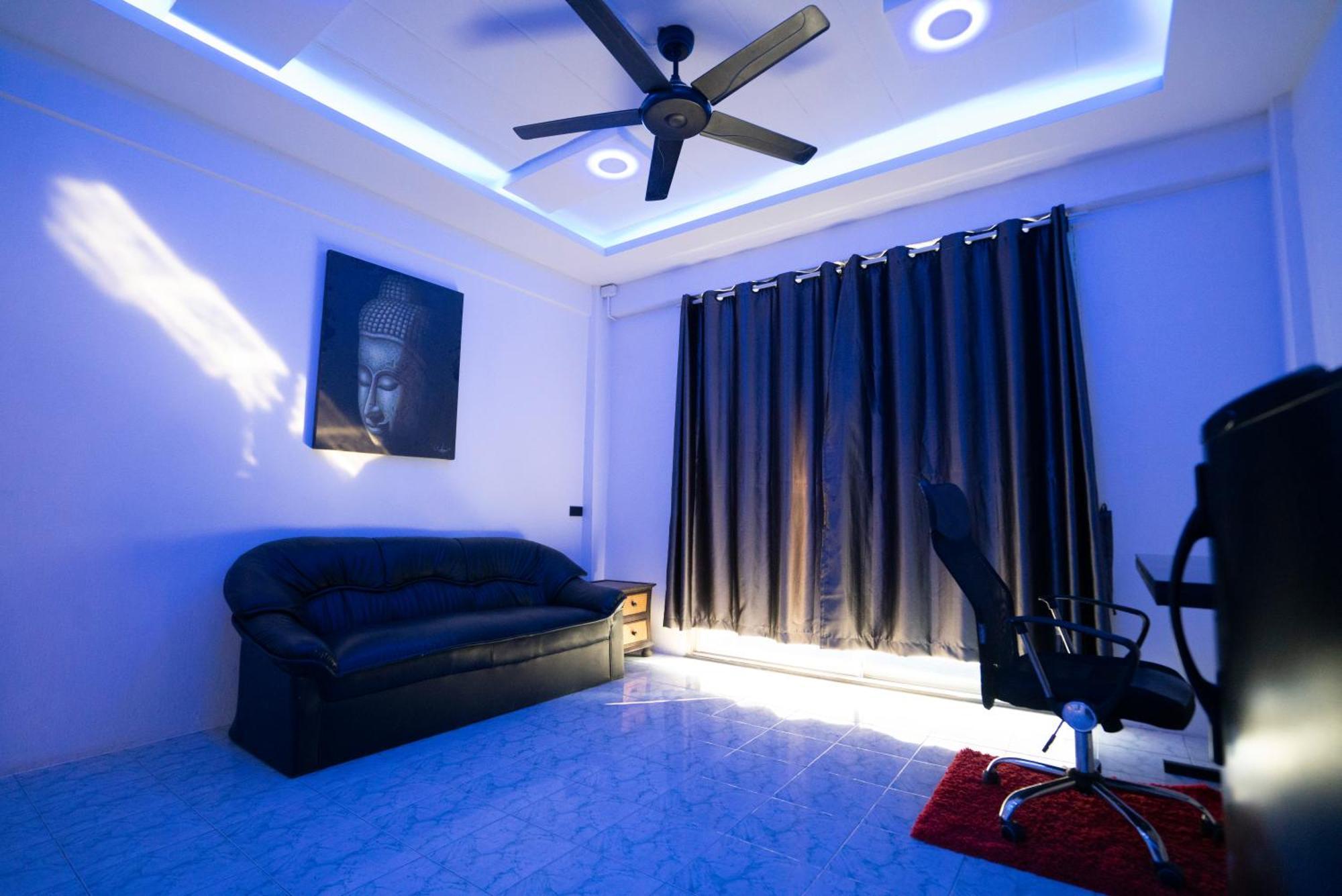 Splash Bar And Guest house 3*