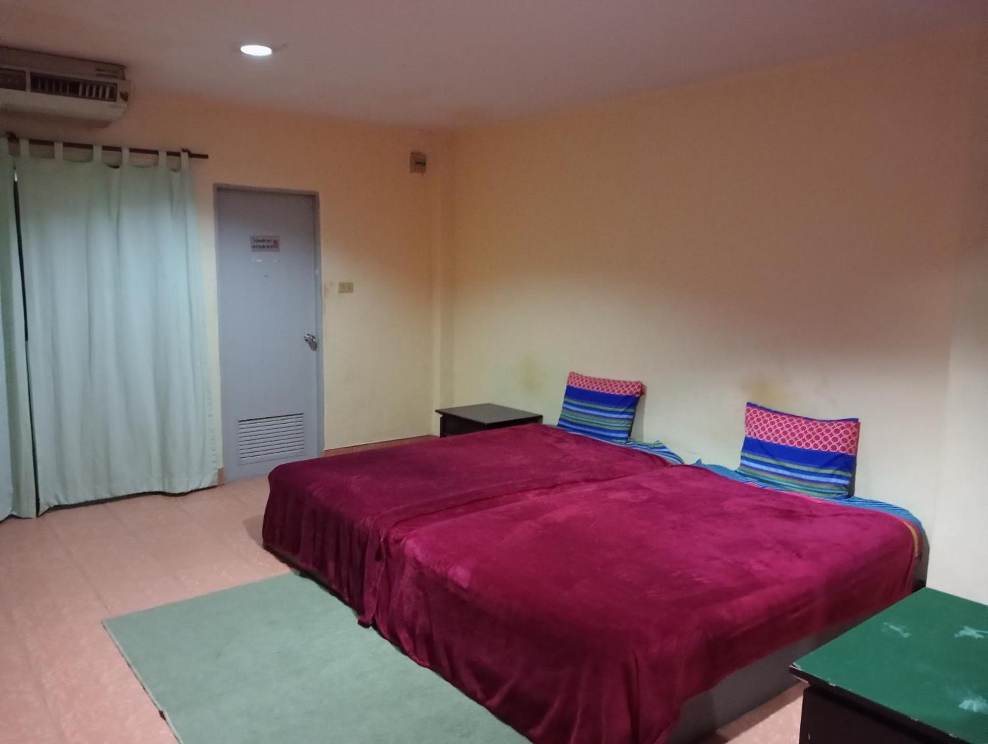 By Thai Smile Inn