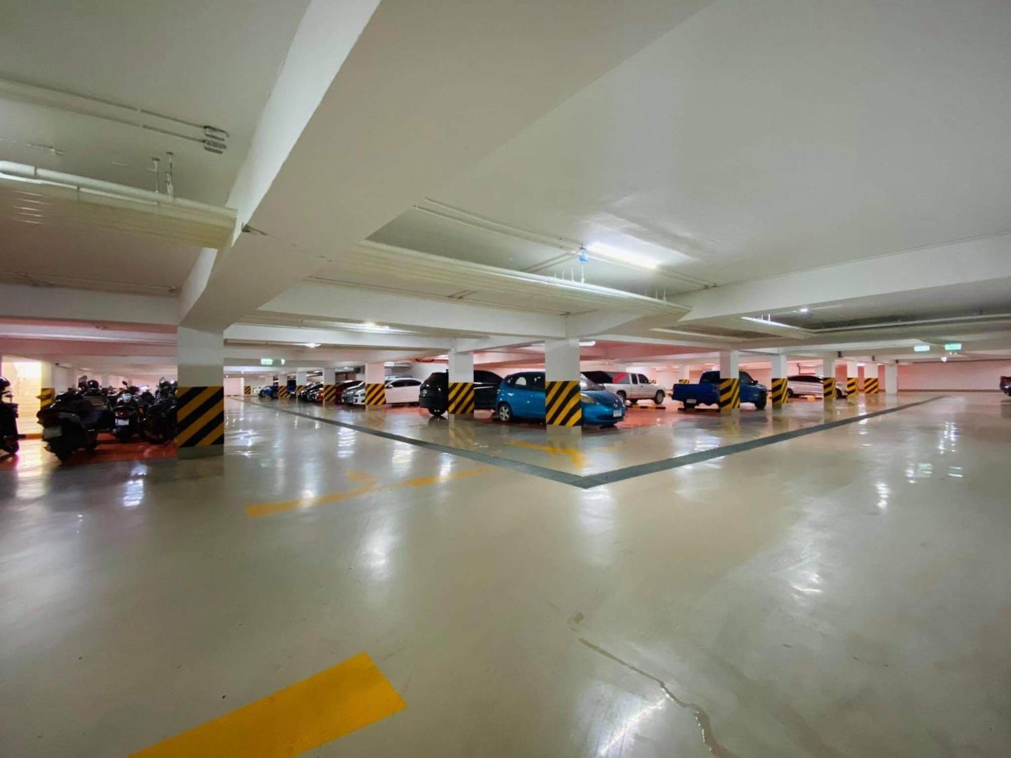 Arcadia Continental In Jomtien * Pattaya
