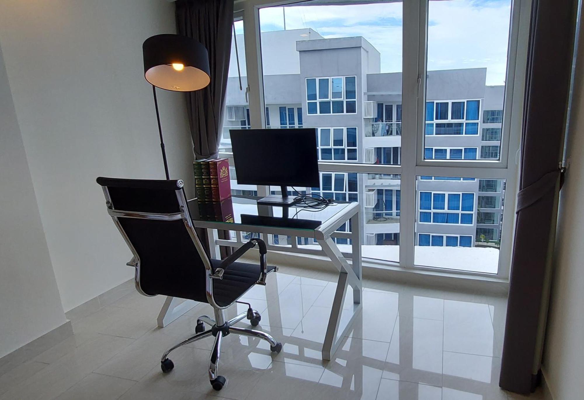 Grand Avenue - Pool-view Suite, 55sqm *