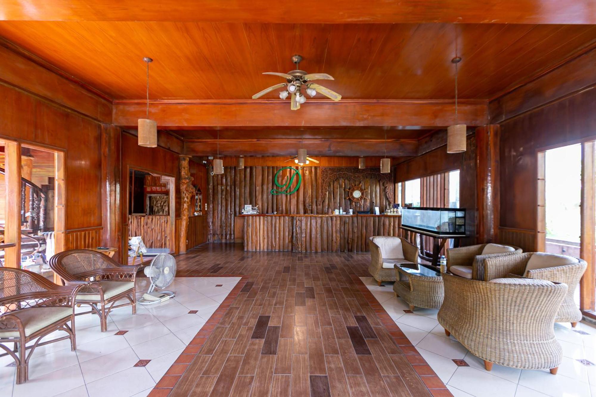 Deeden Hotel 3*