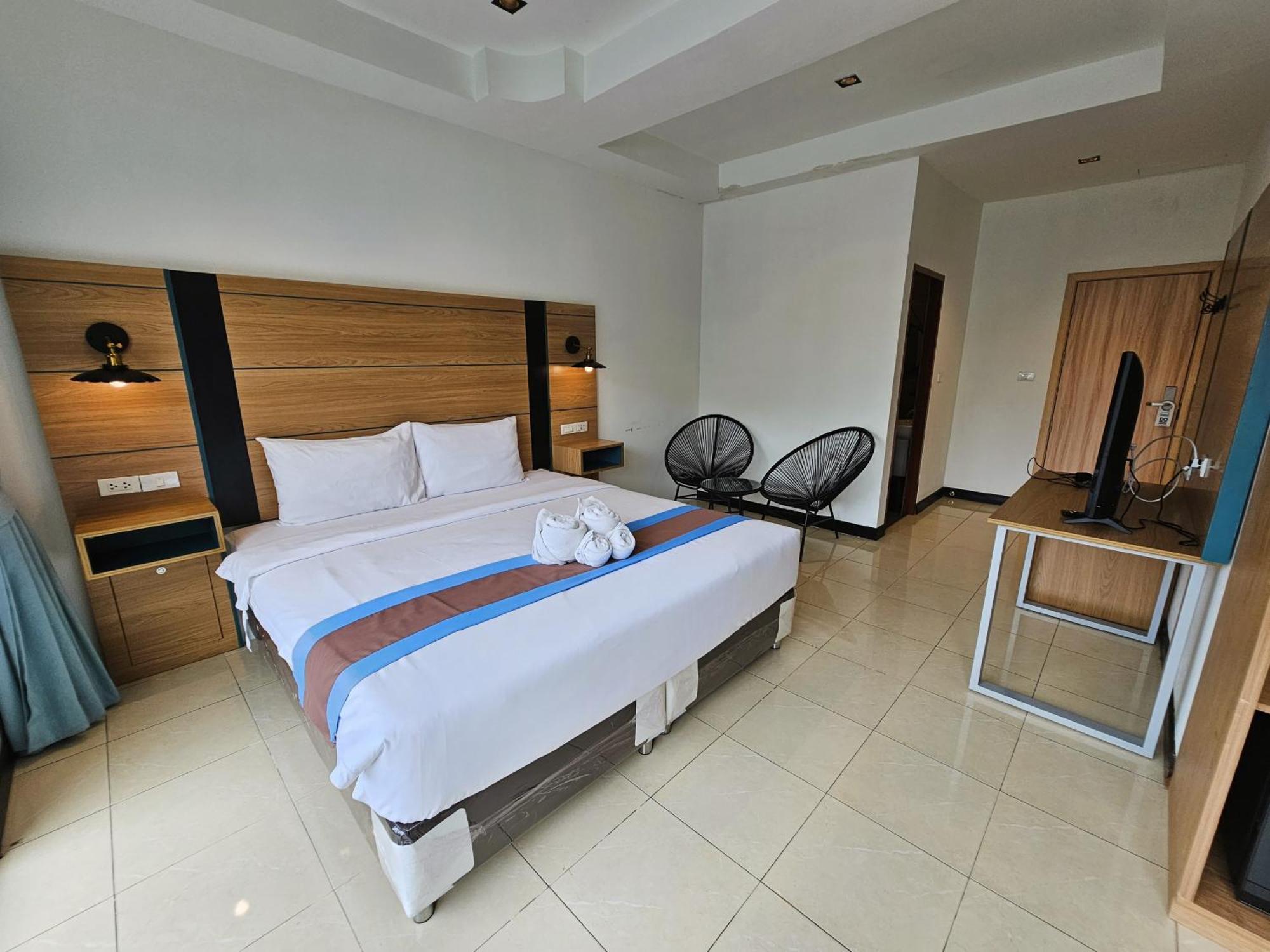 Hotel The Base