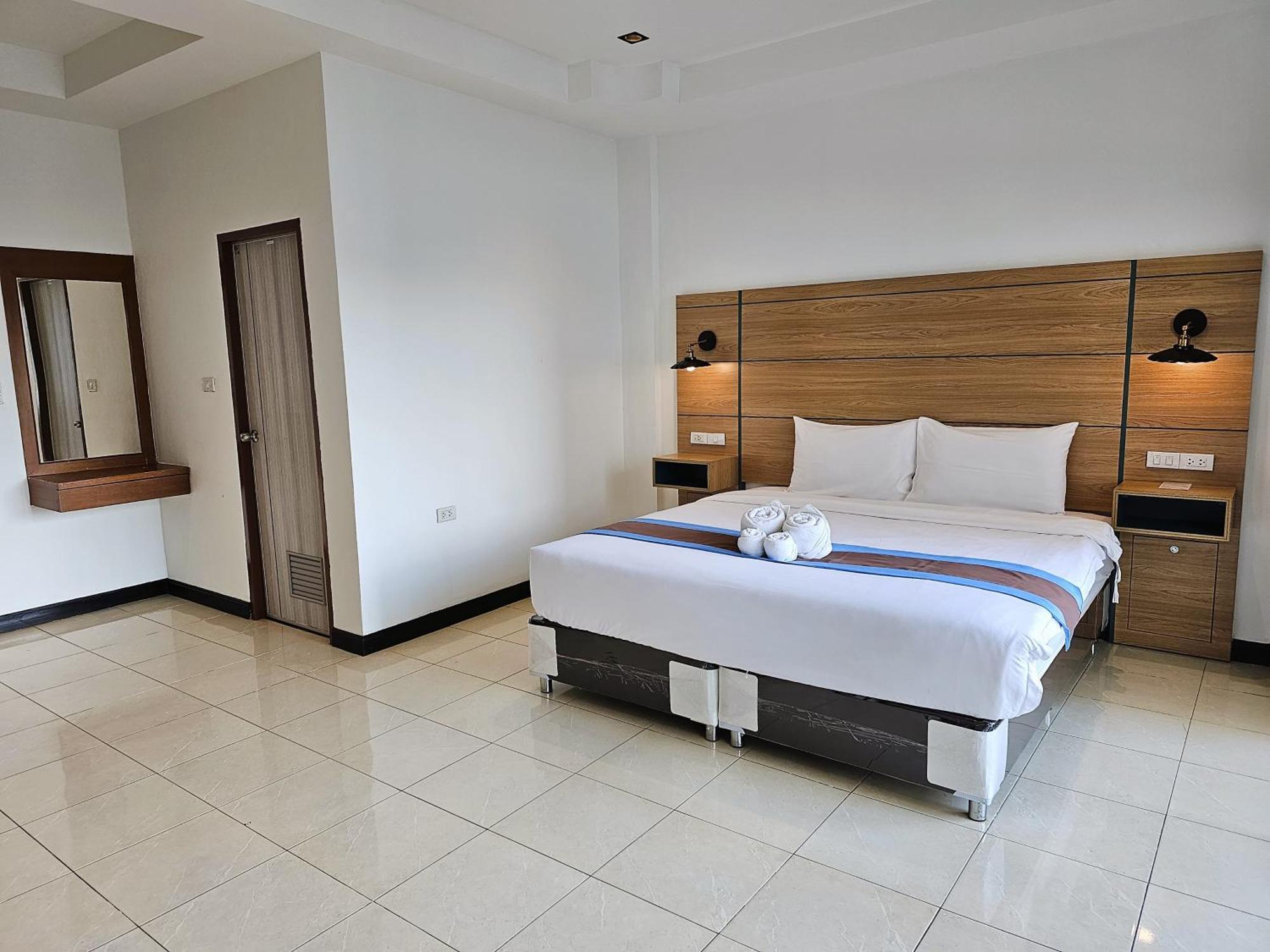 The Base Hotel 3*