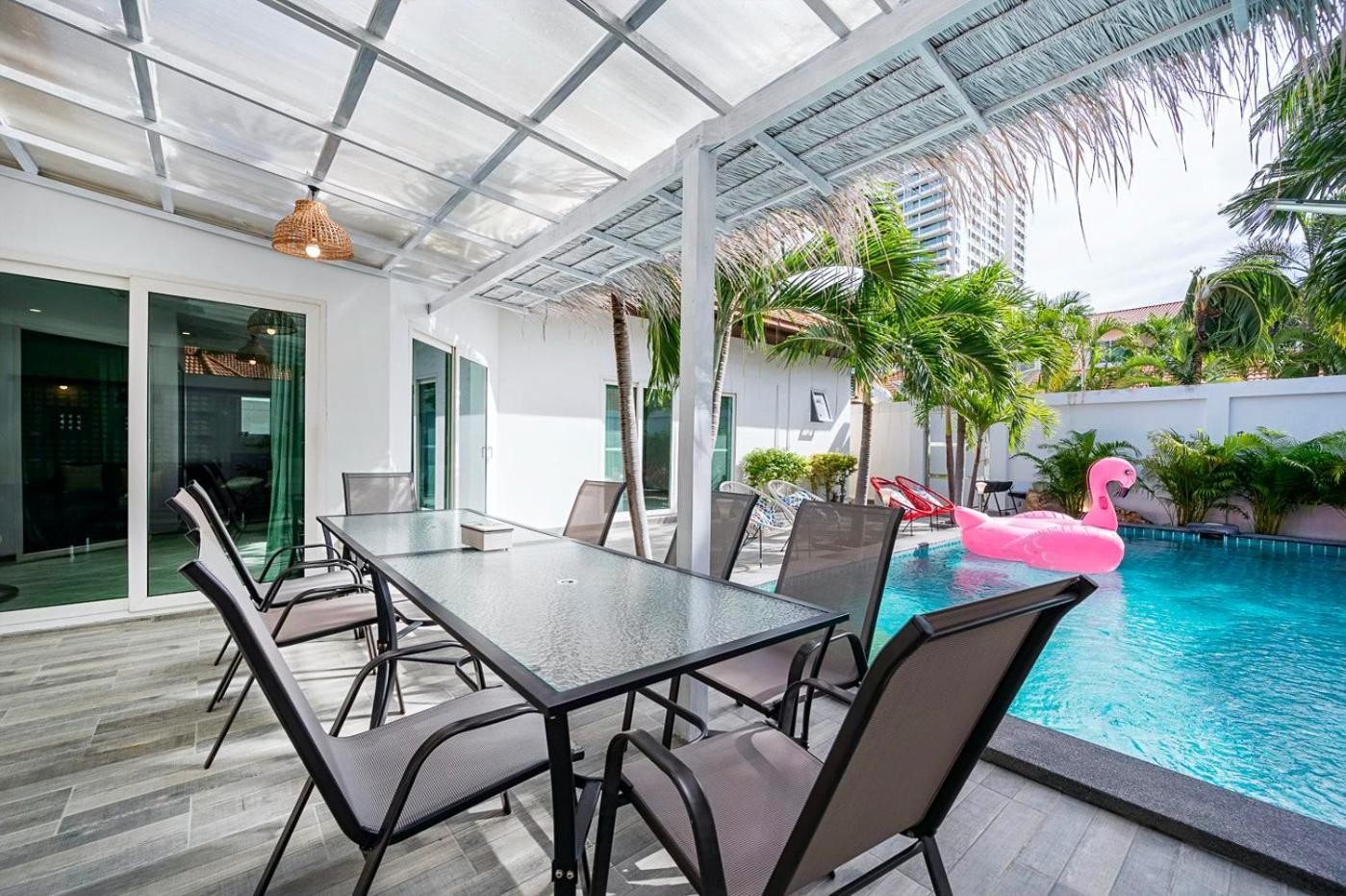 Majestic Pool 4 Bedrooms Private