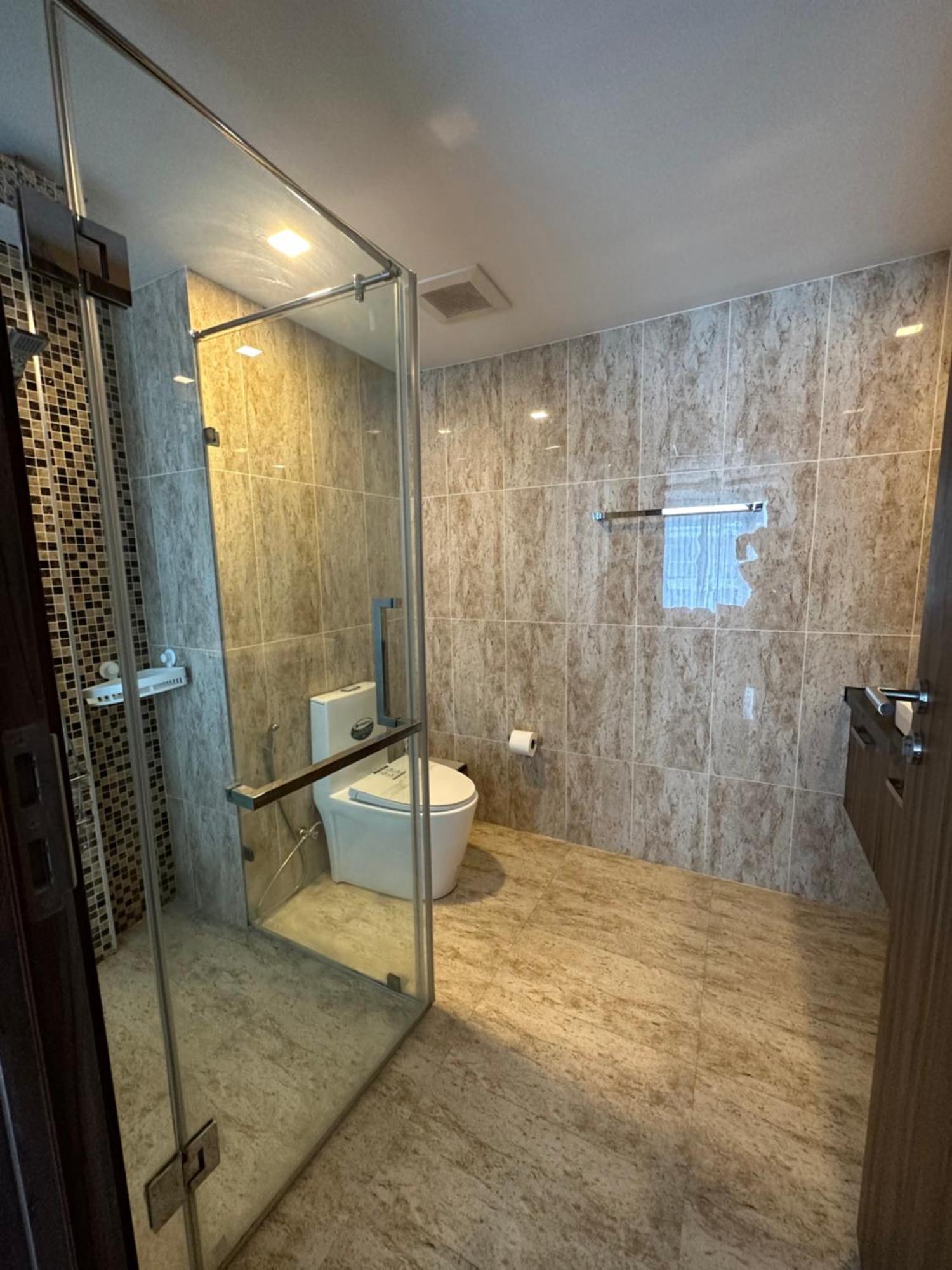 Large Deluxe Grand Avenue Apartment Pattaya