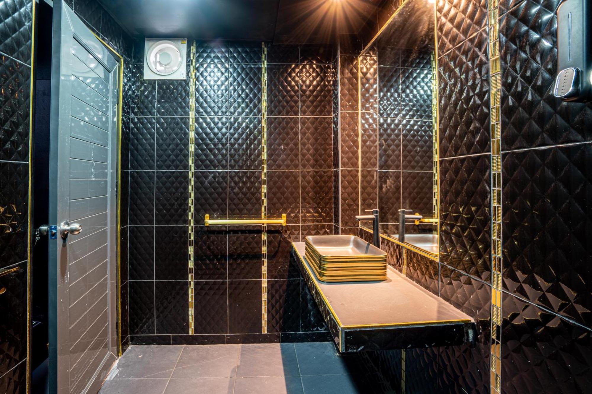 Buakhao Center 5 Bedroom Villa *