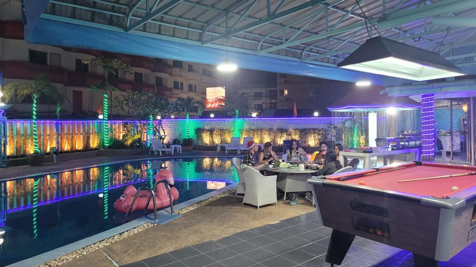 Marine Paradise Encore