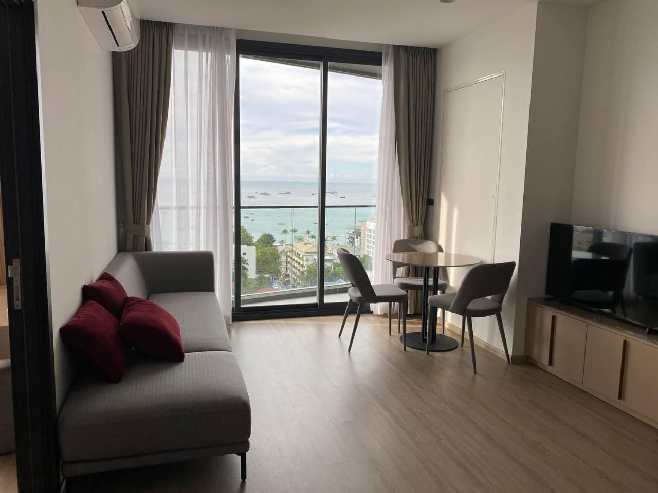 Edge Apartment