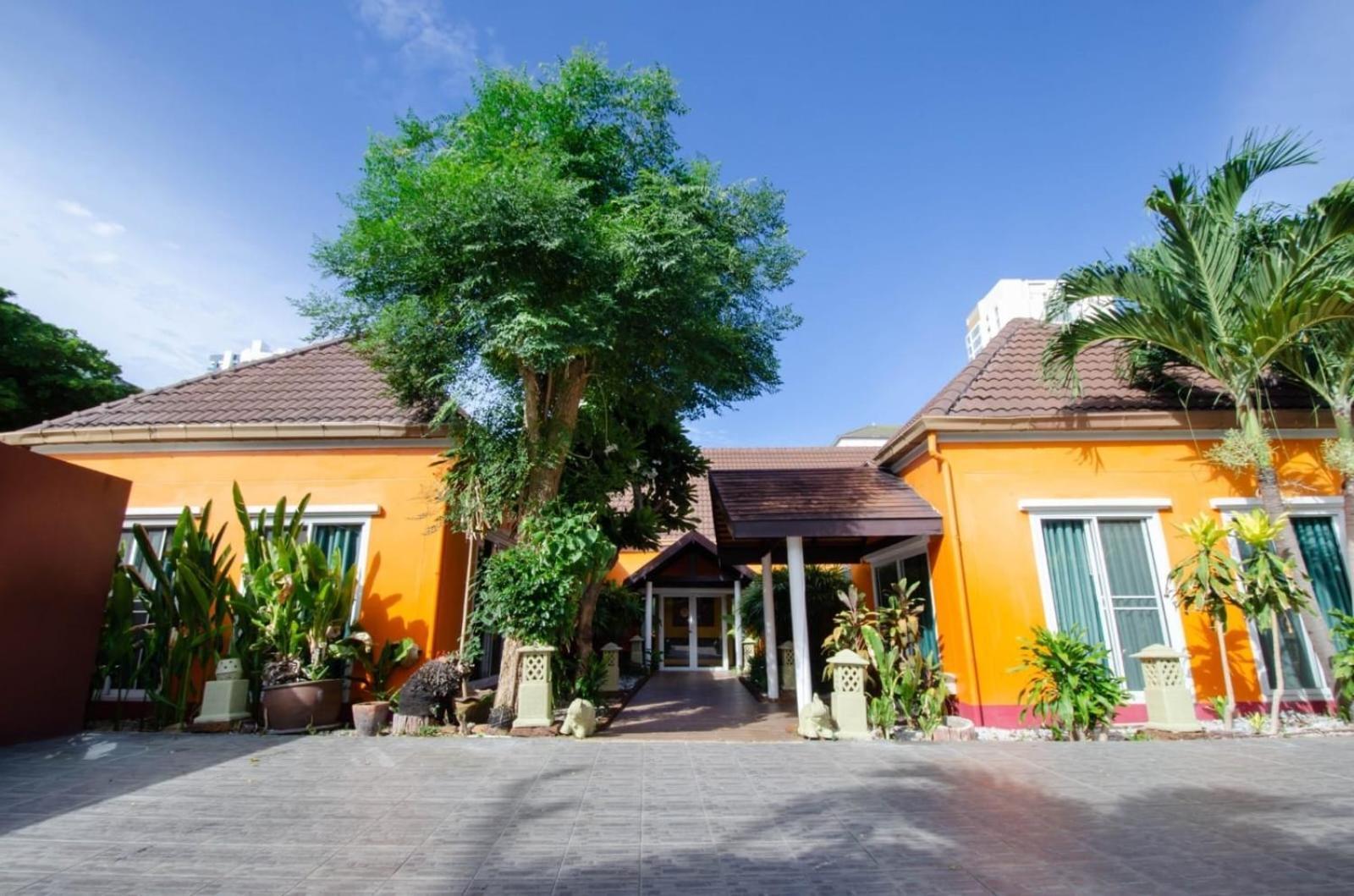Rosewood Pool 1