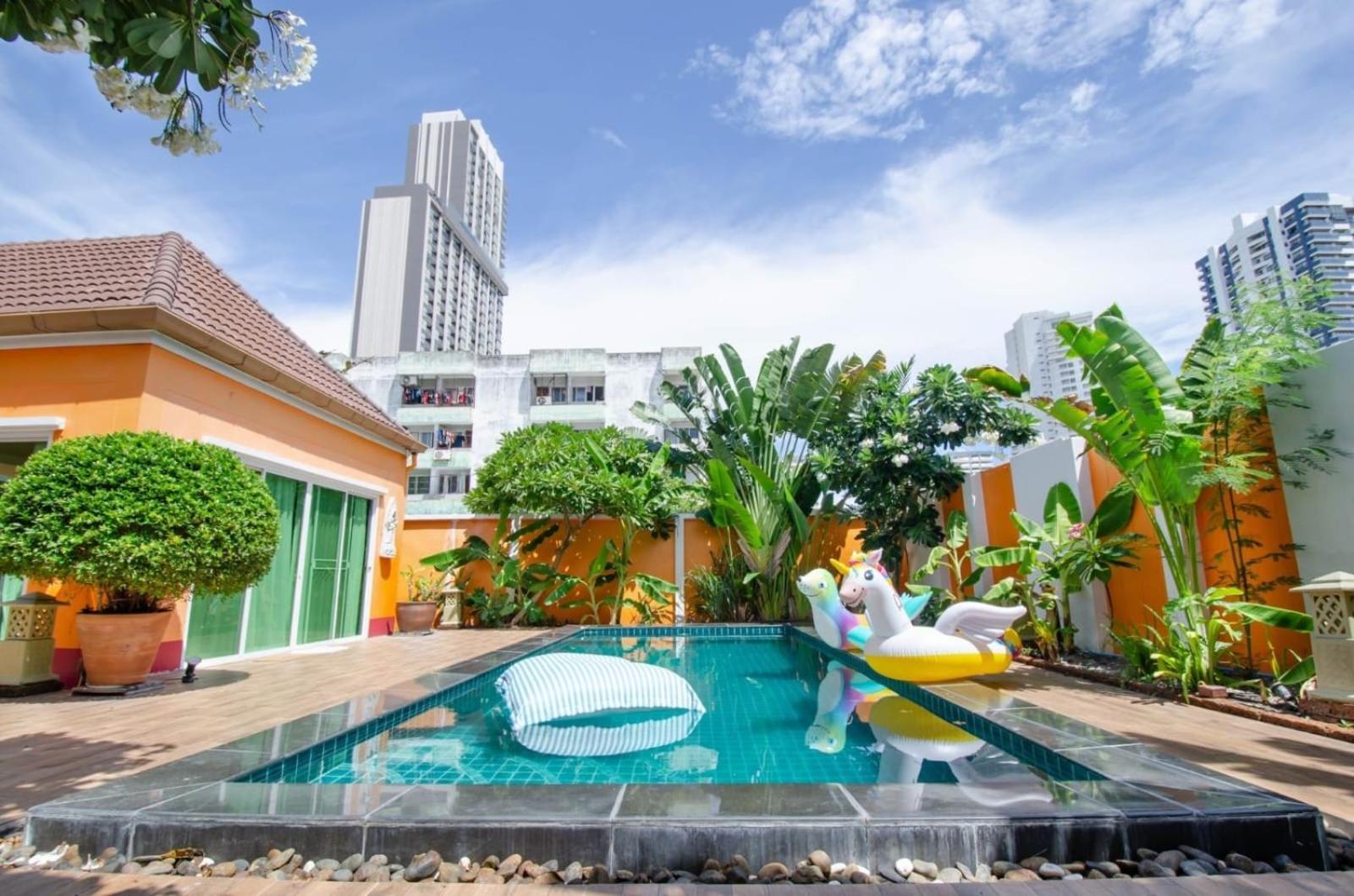 Rosewood Pool 1 *