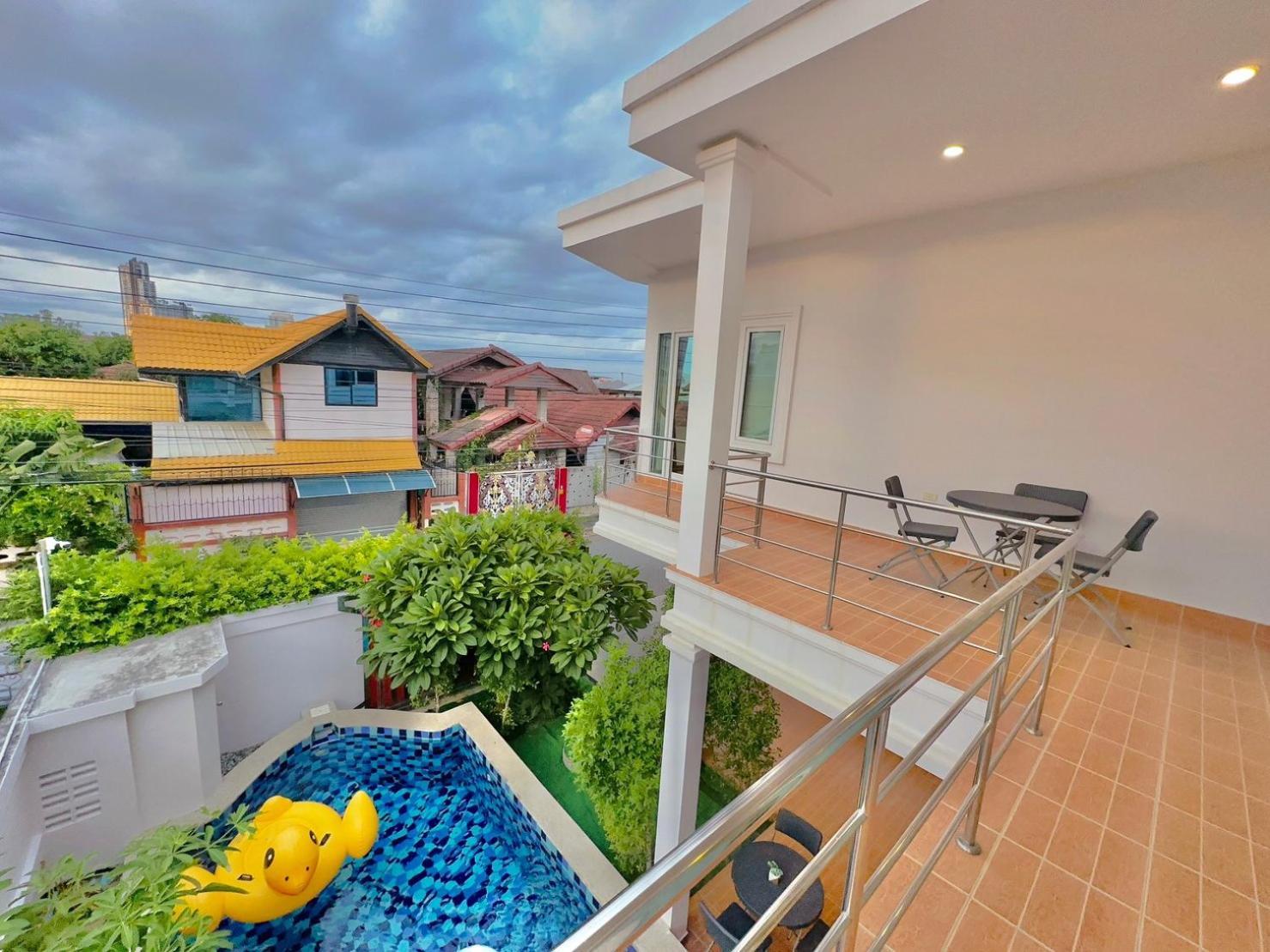 Rosewood Pool 6 Hotel Pattaya