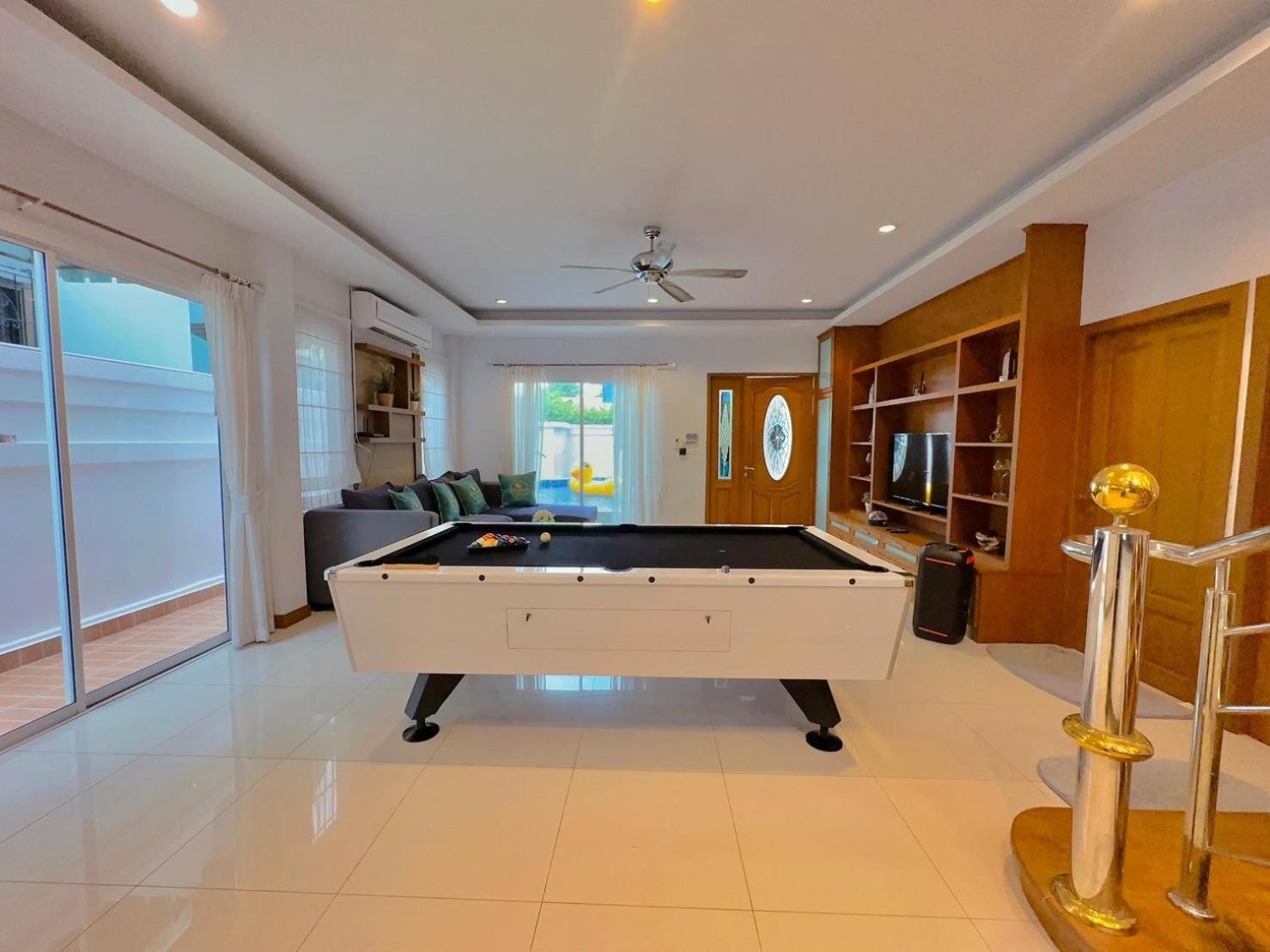 Rosewood Pool 6 4* Pattaya