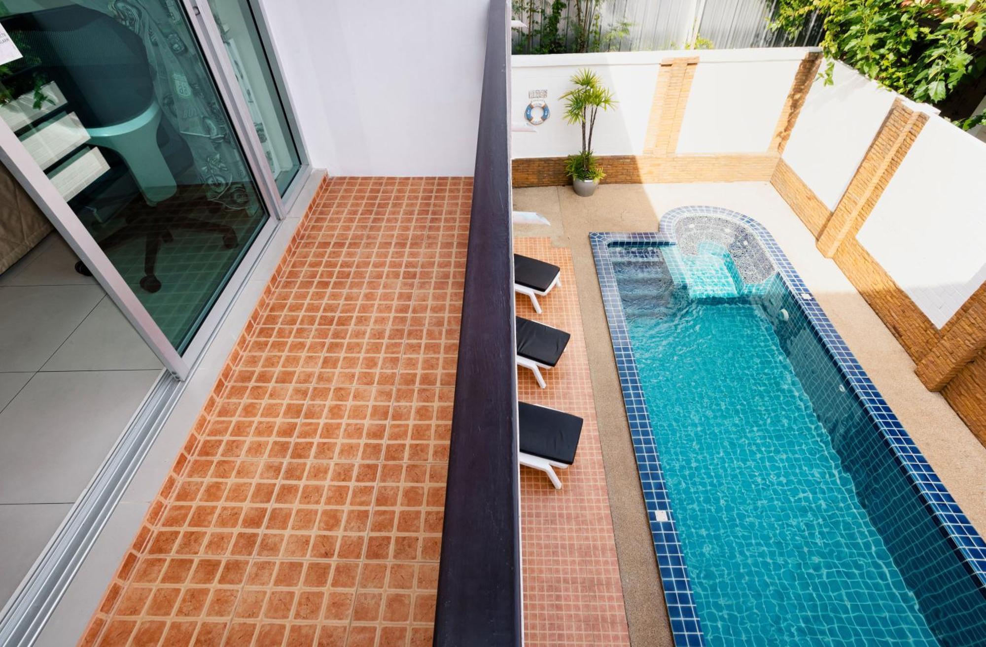 Tw Marina Pool