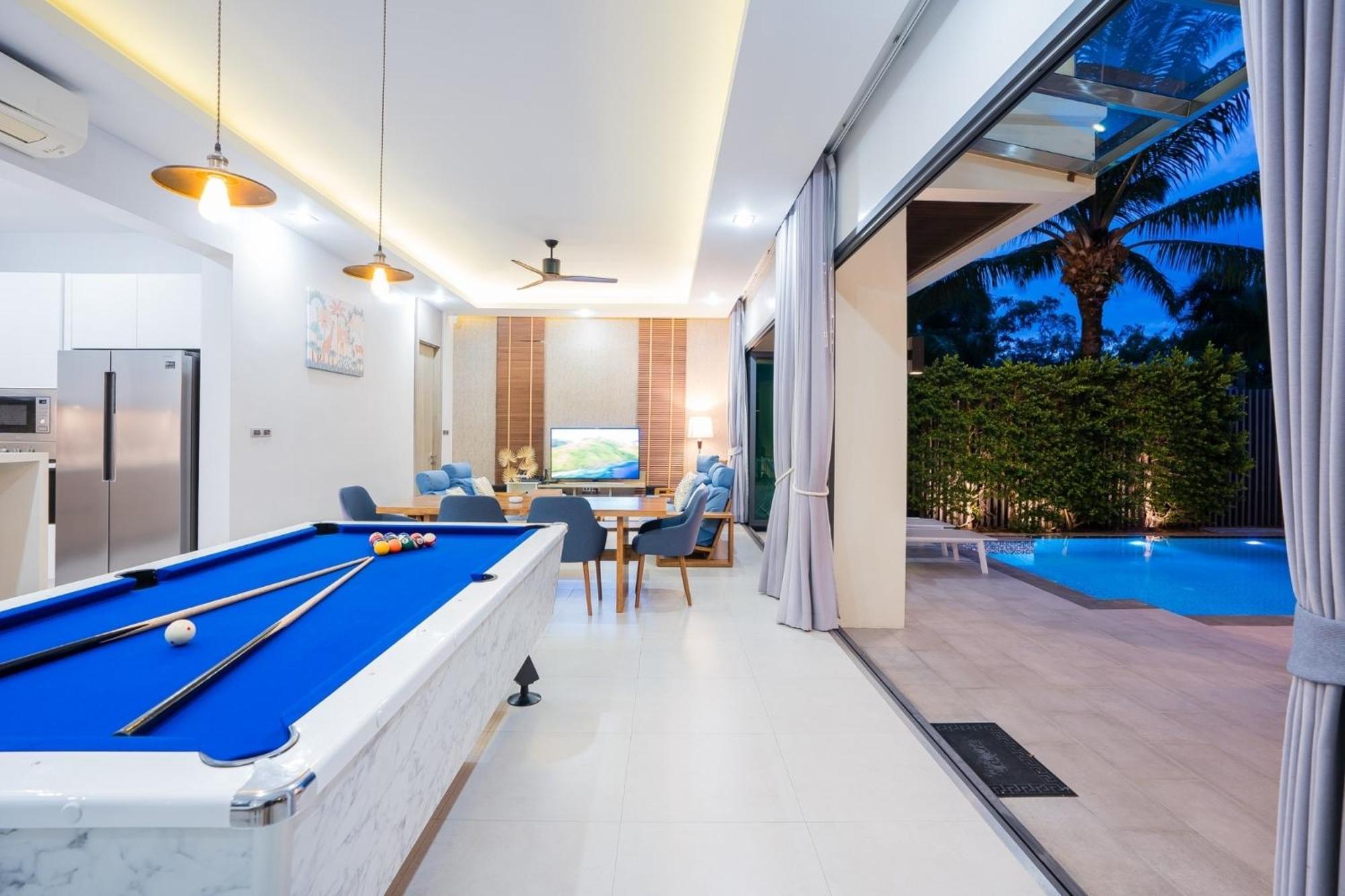 Hollywood Pool Villa