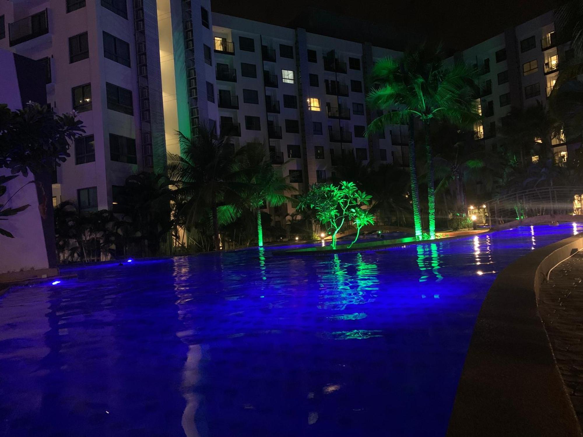 Apartment Arcadia Beach: Trendy Pool-view With Fitness Center *