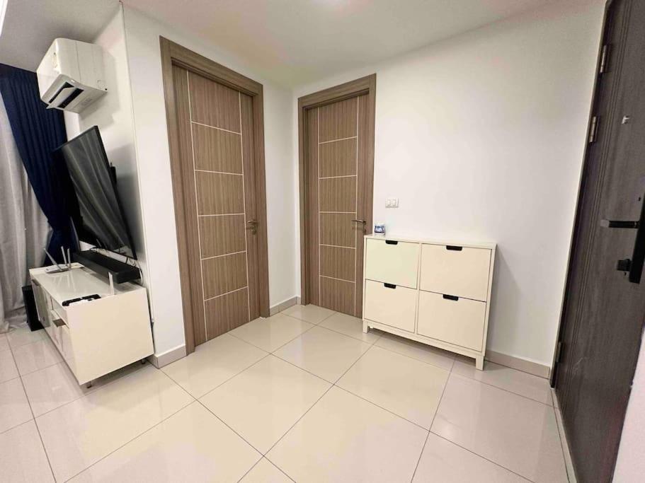 Arcadia Condo: Spacious 3-room With Entertainment & Amenities