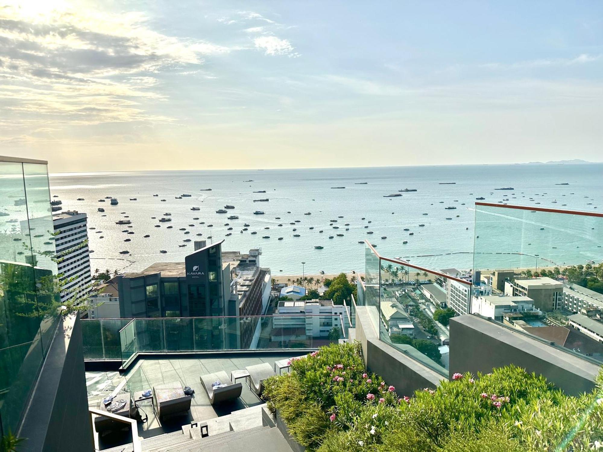 The Edge Central By Holiday Apartment