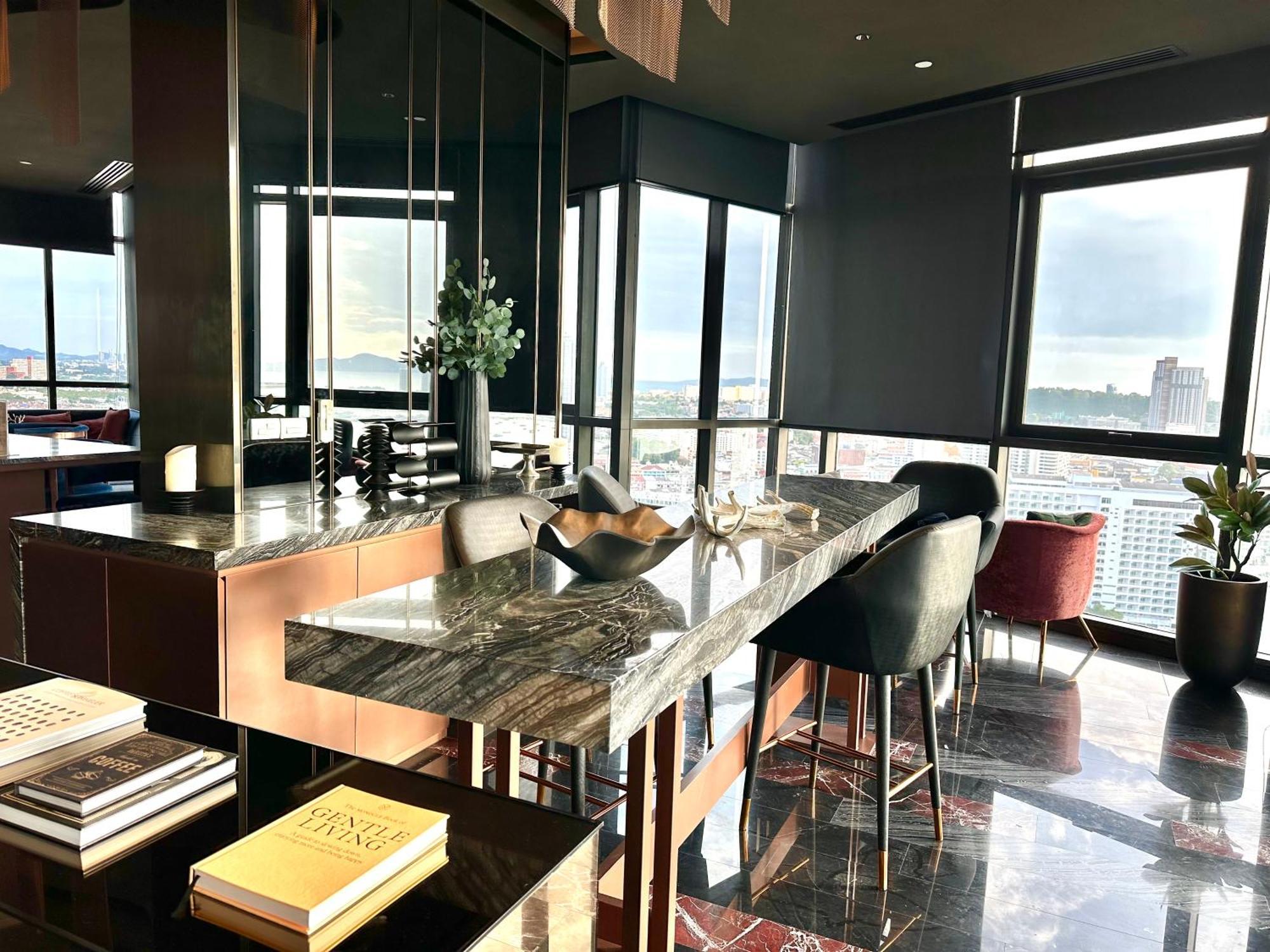 The Edge Central By Holiday *