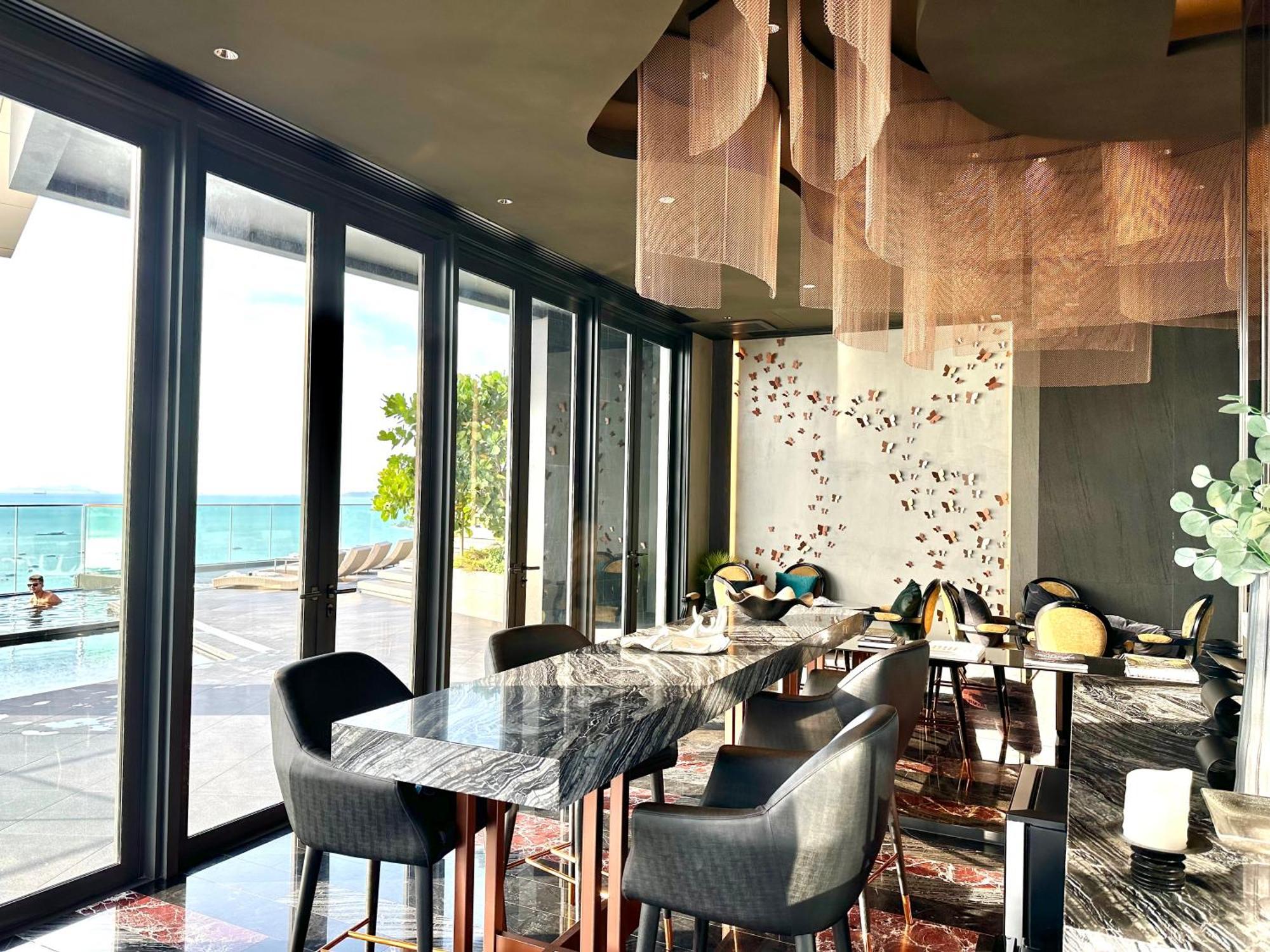 The Edge Central By Holiday Apartment *