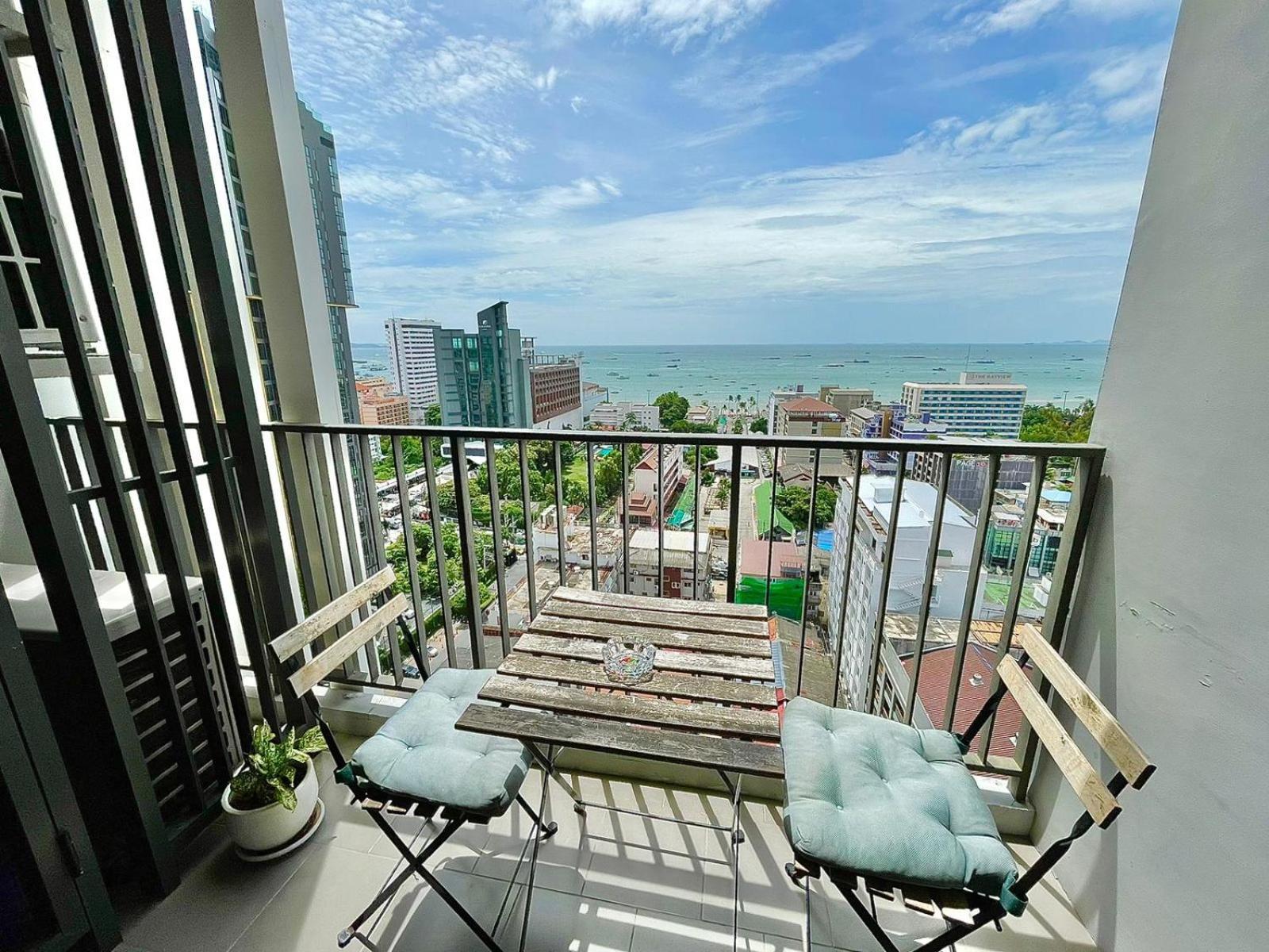 The Base Deluxe * Pattaya