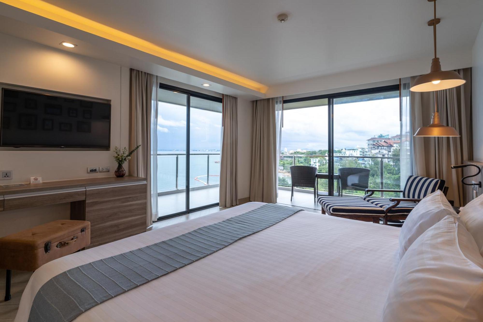 Golden Tulip Beachfront