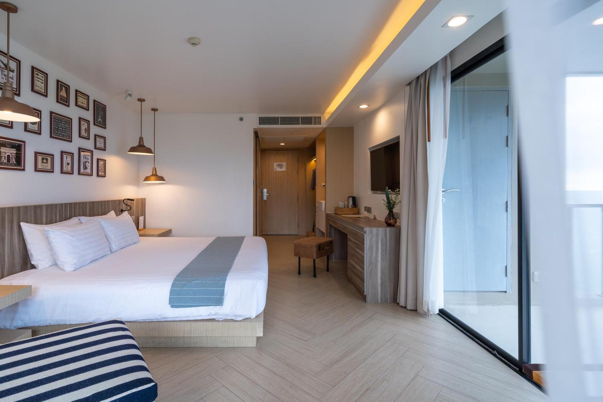 Golden Tulip Beachfront