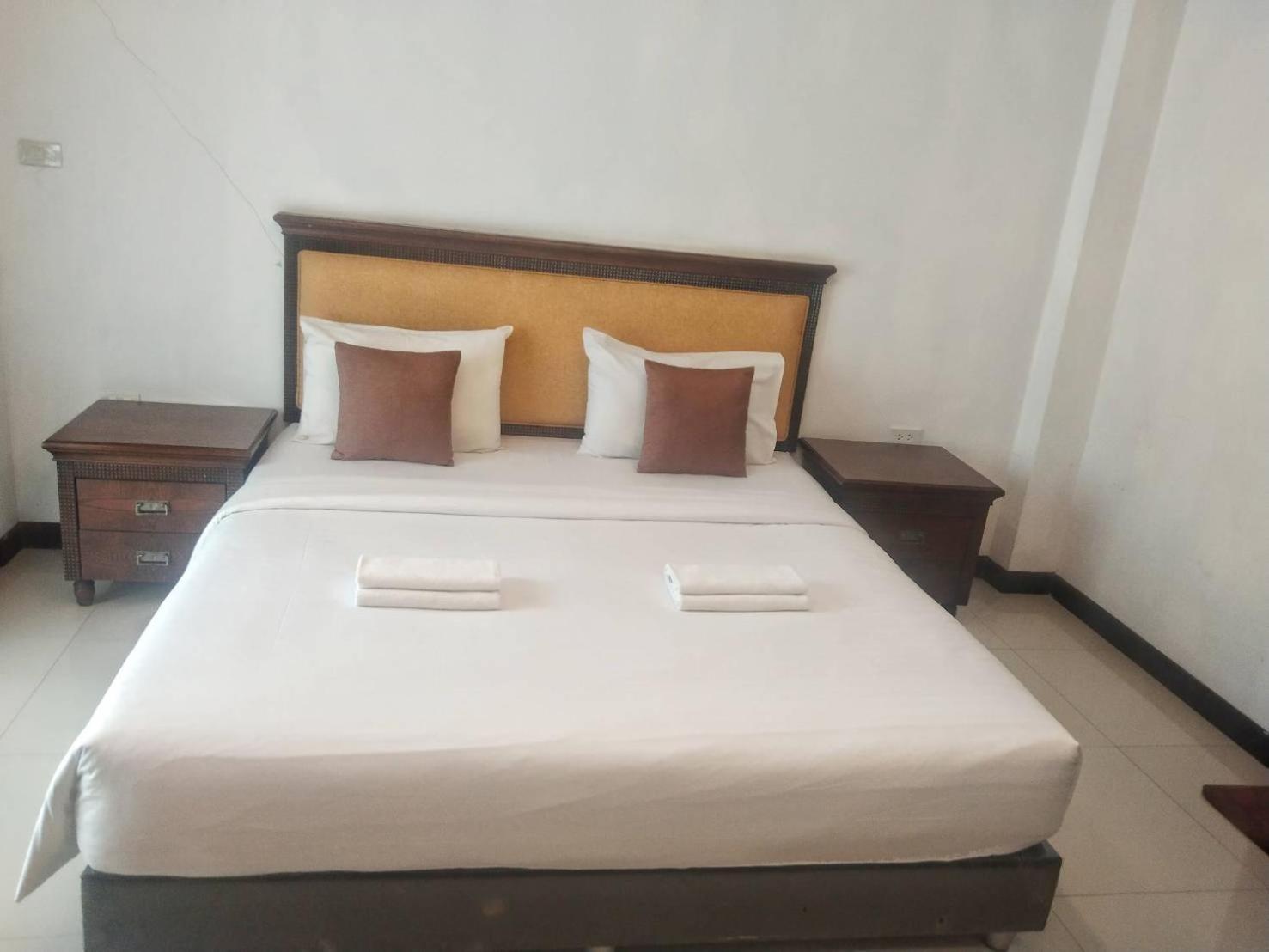 Sota Inn 2*