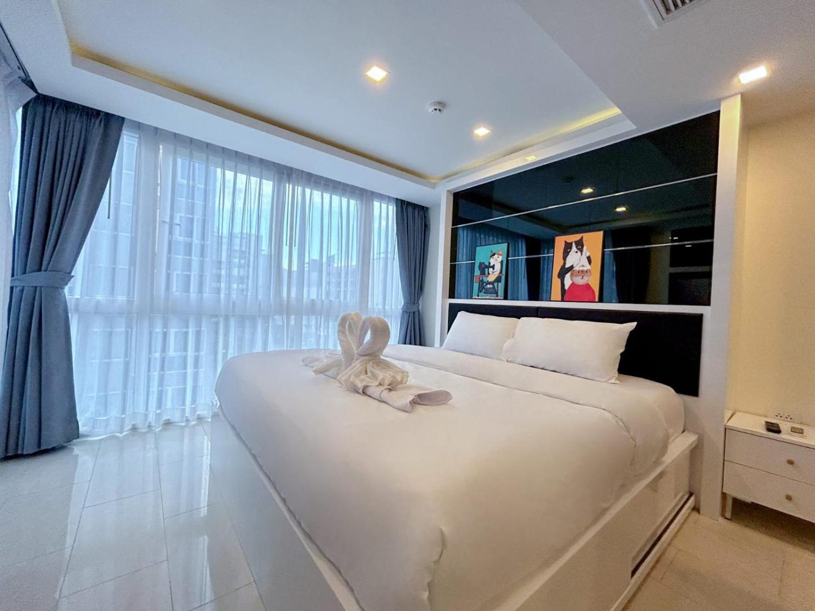 Grand Avenue Apartment