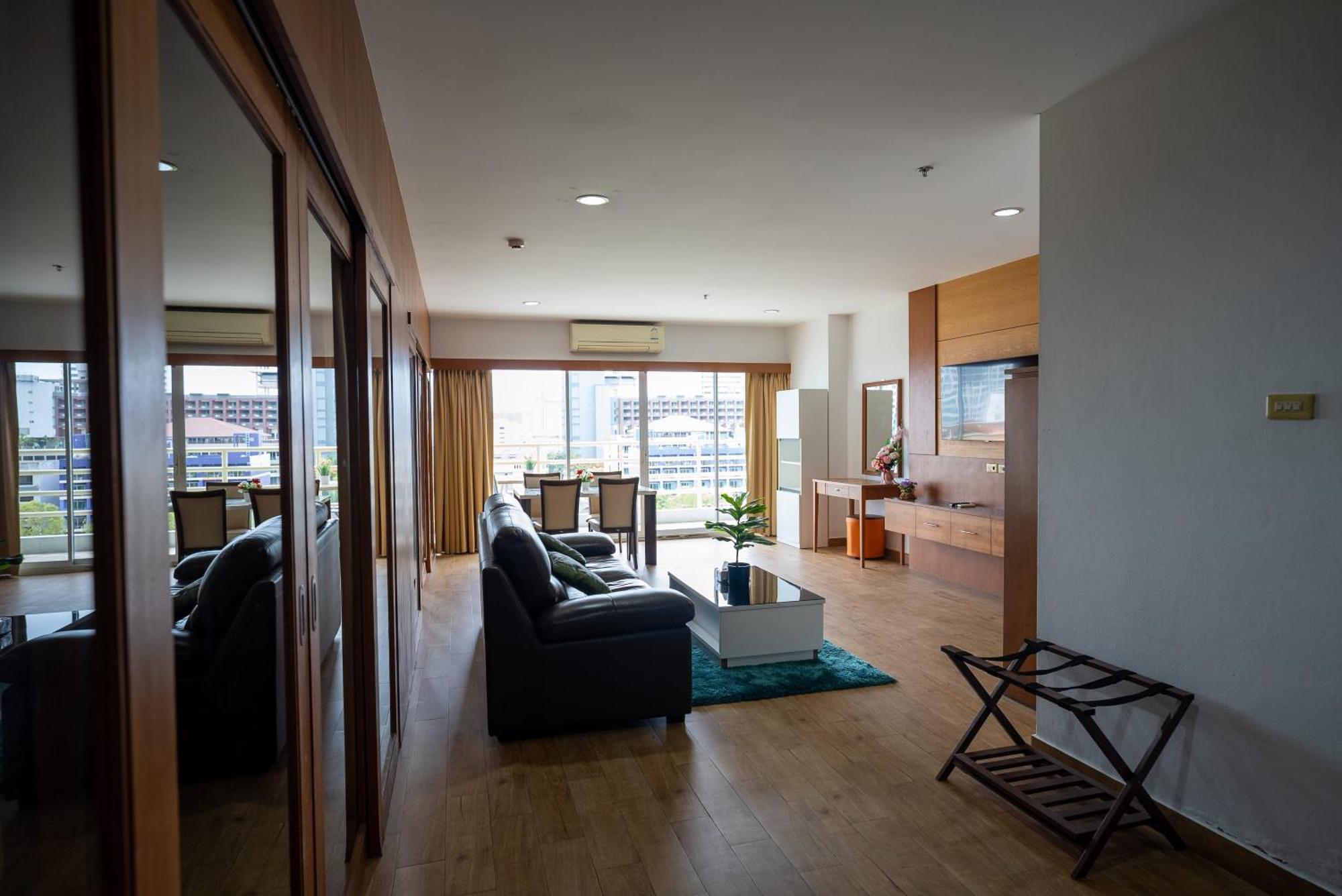 Vtsix At View Talay 6 Hotel