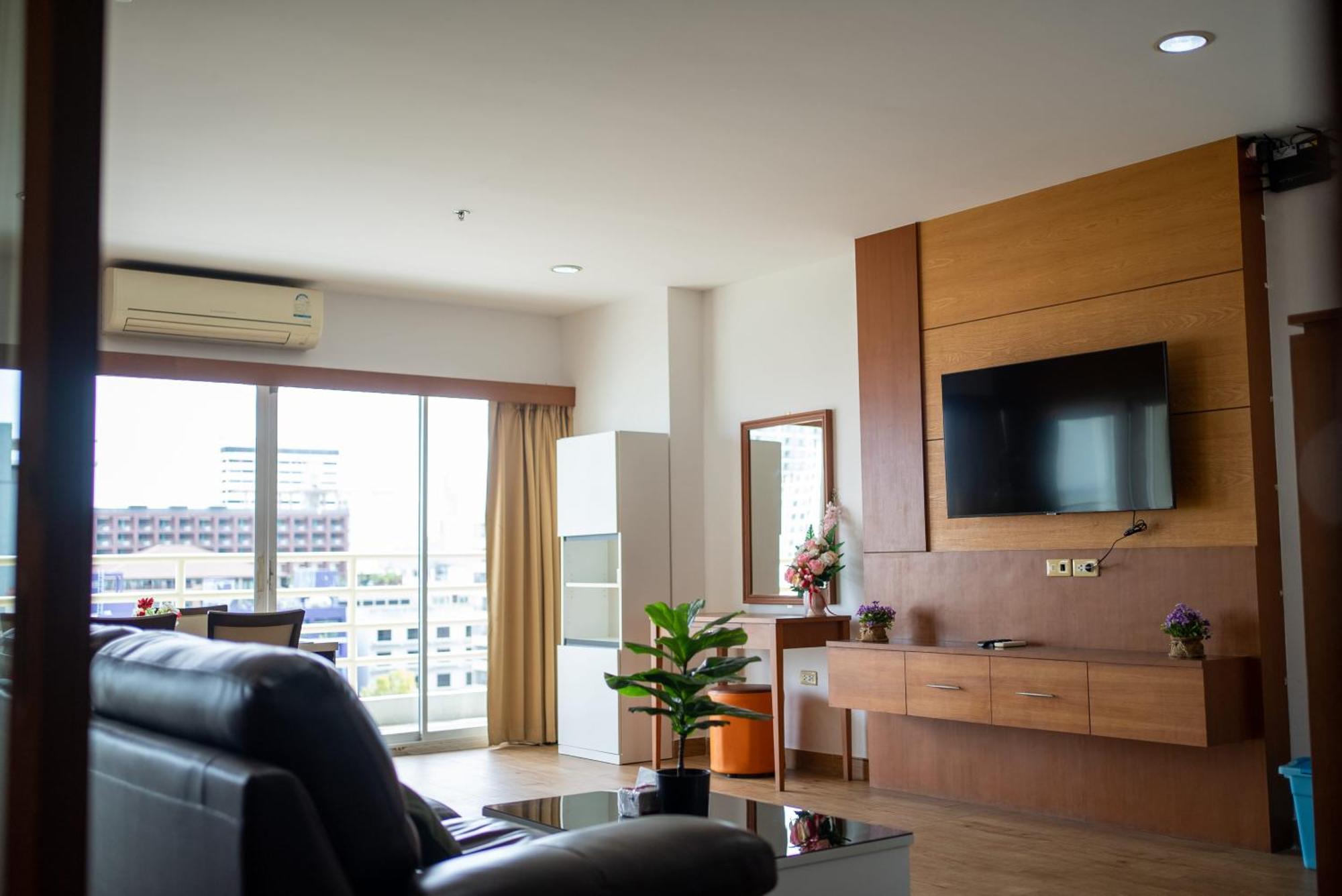 Hotel Vtsix At View Talay 6 4*