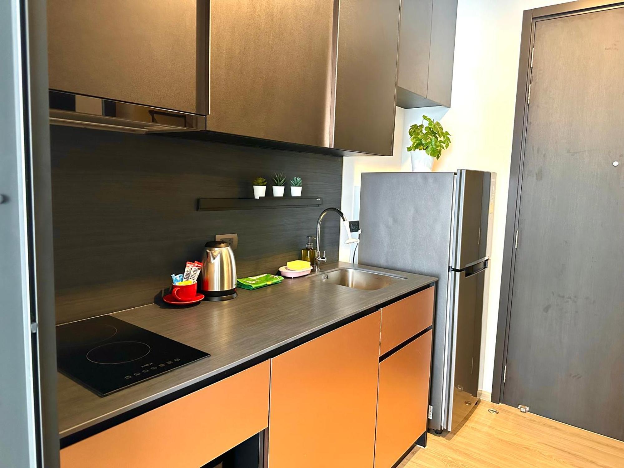 The Edge Central By Holiday Apartment Pattaya