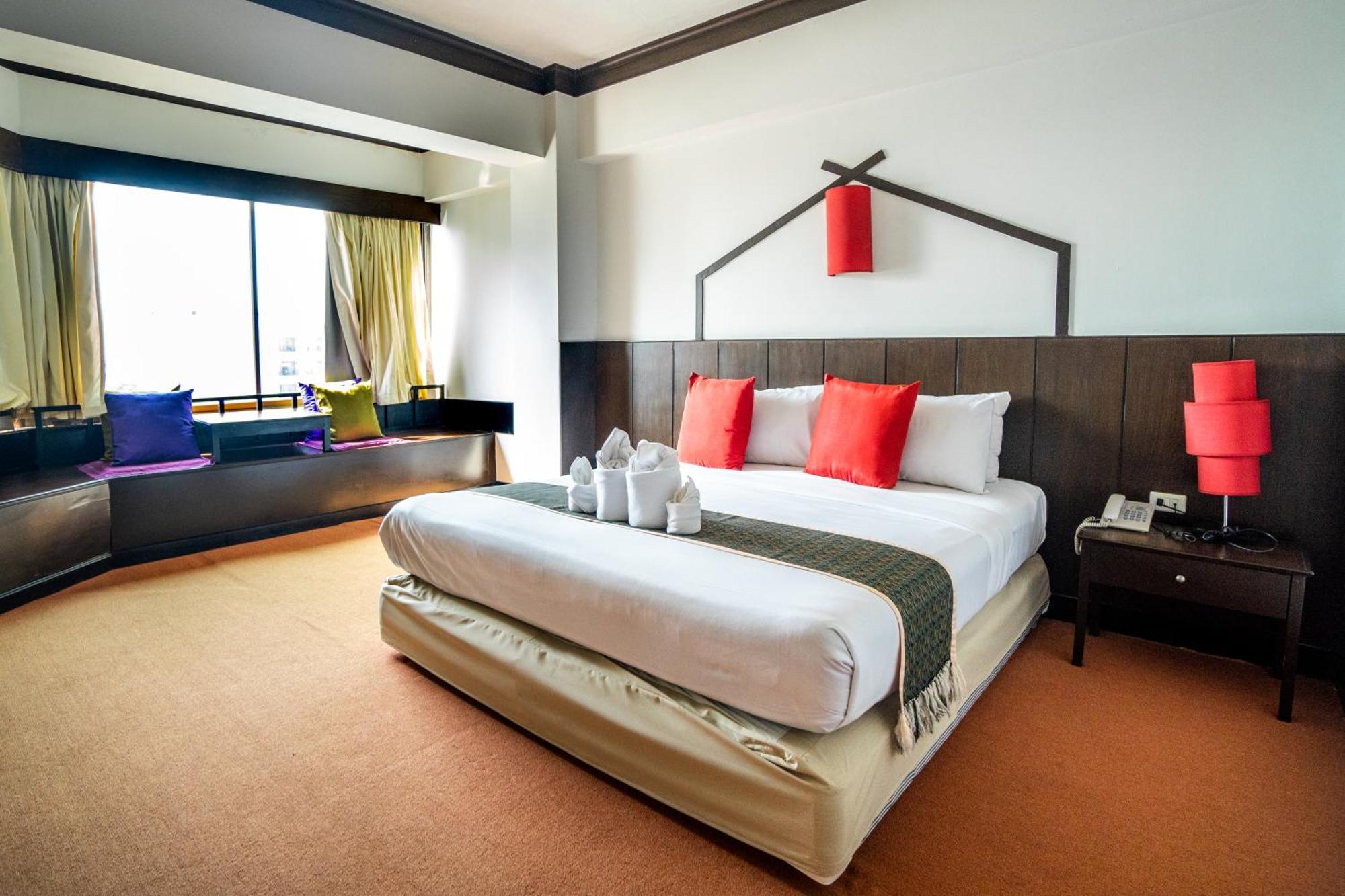 Mountain & Convention Center Hotel