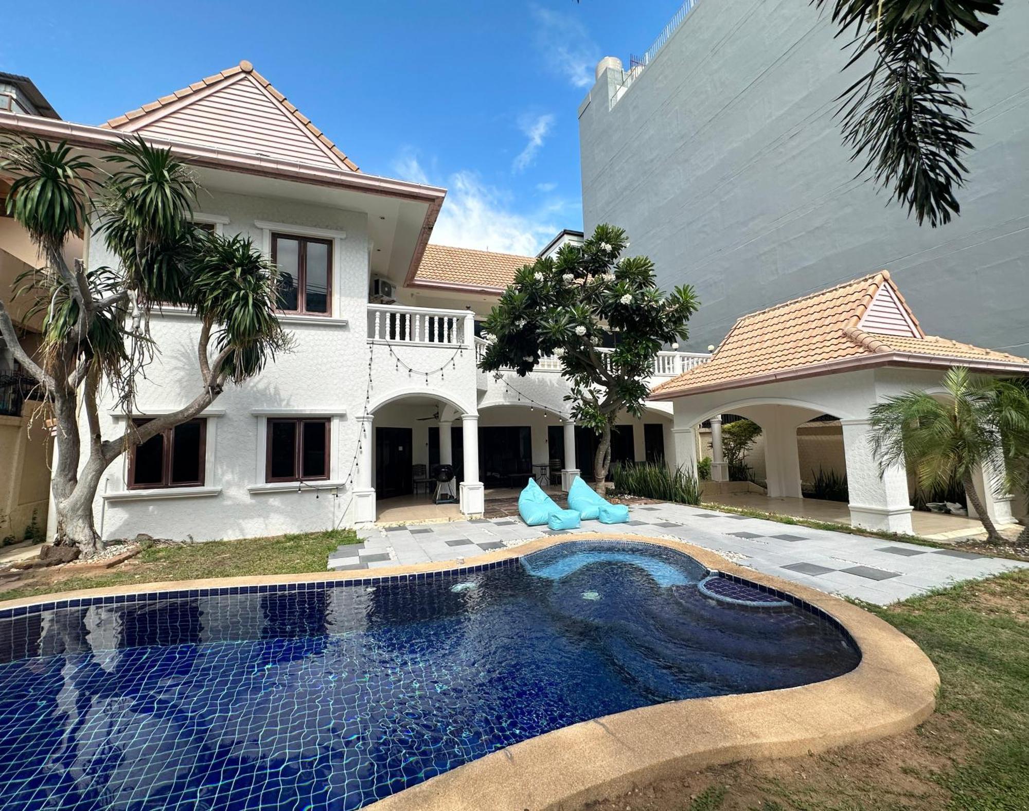 Blooming Hill Boutique 4* Pattaya