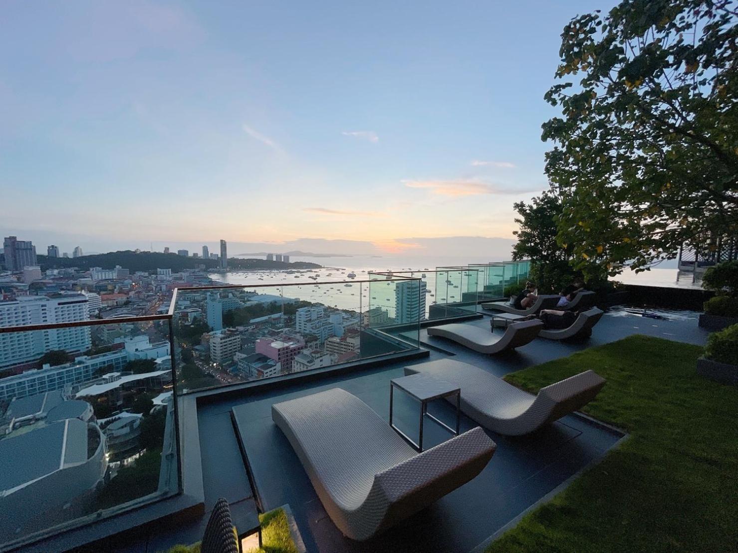 The Edge Seaview With Infinity Pool & Free Netflix Apartment