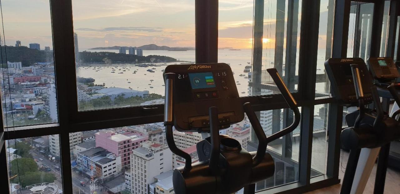 The Edge Seaview With Infinity Pool & Free Netflix Apartment Pattaya