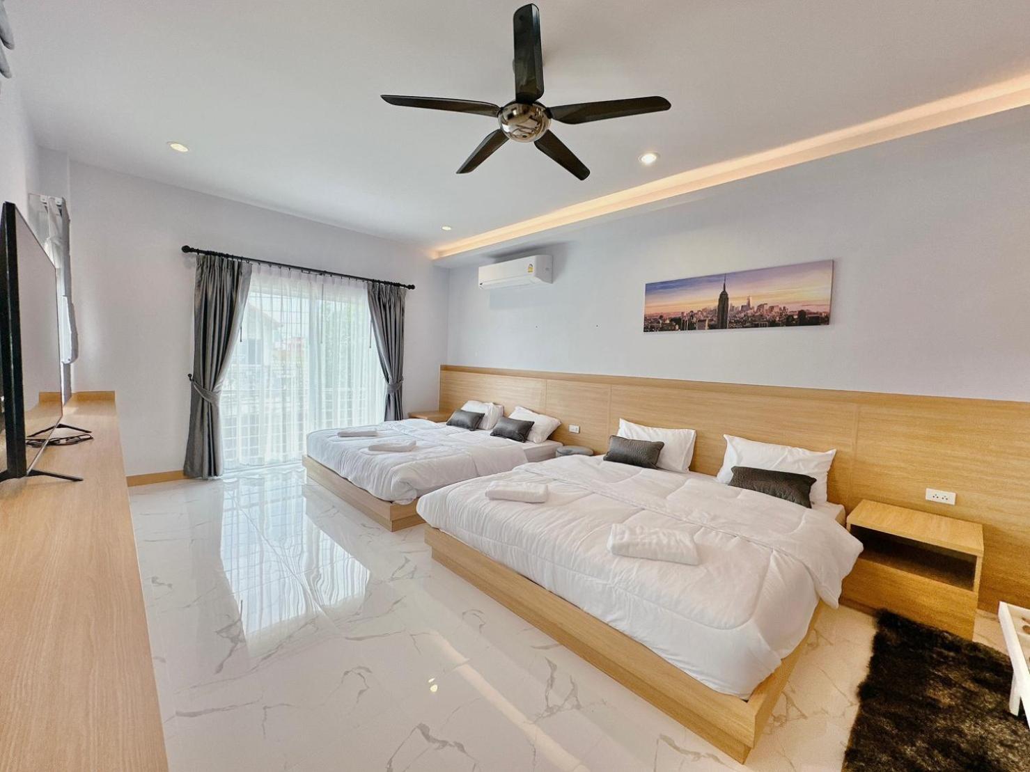 Villa Rosewood Pool 3 *