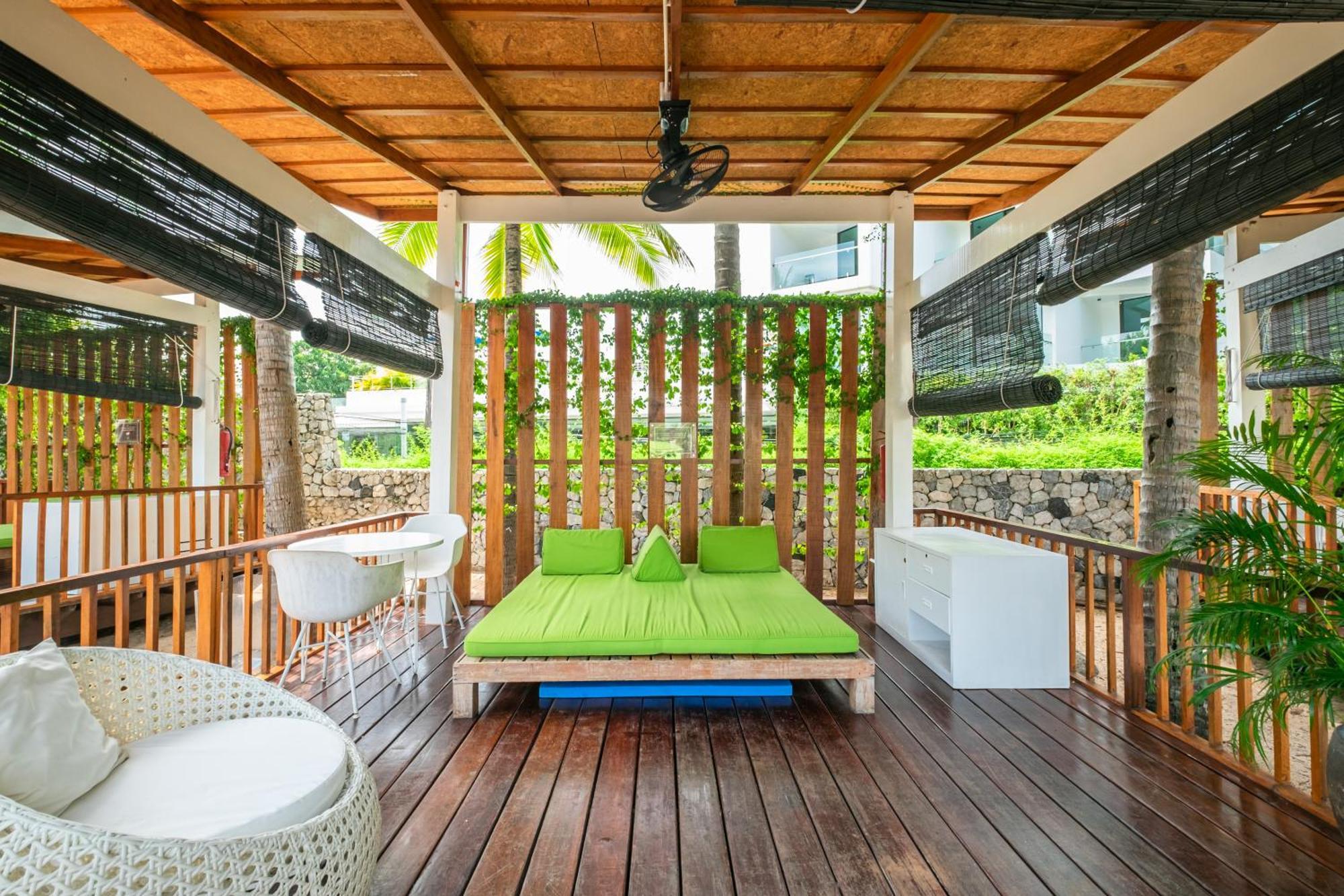 Hard Rock (adults Only)