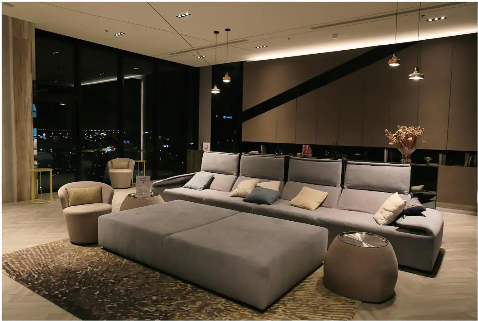 Apartment Central With A Beautiful View *