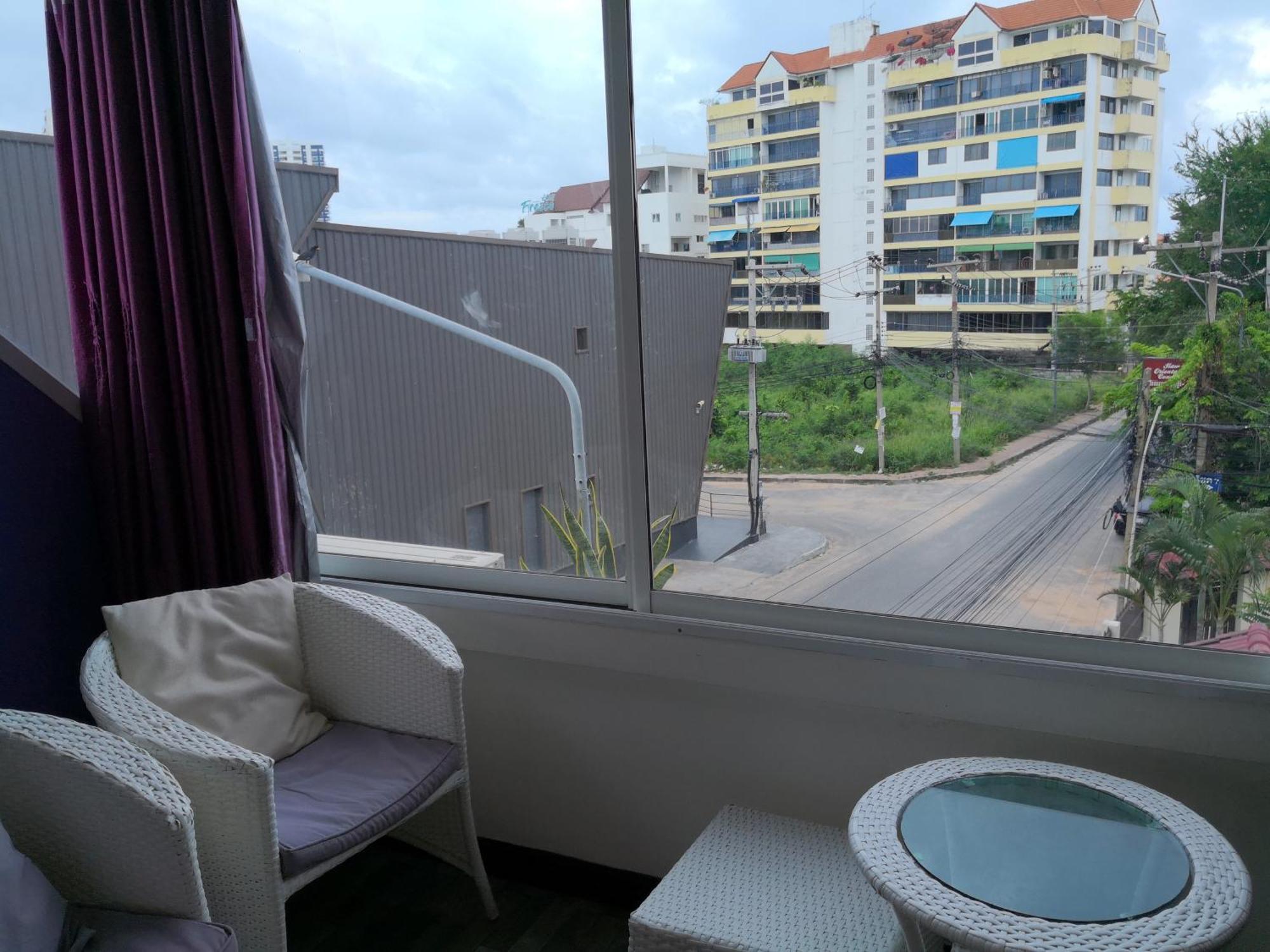 Jomtien Hill Pratamnak Apartment