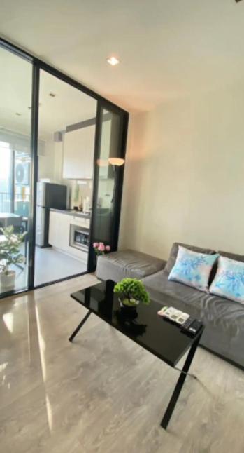 Base Quiet King-bed With Infinity Pool & Free Netflix * Pattaya