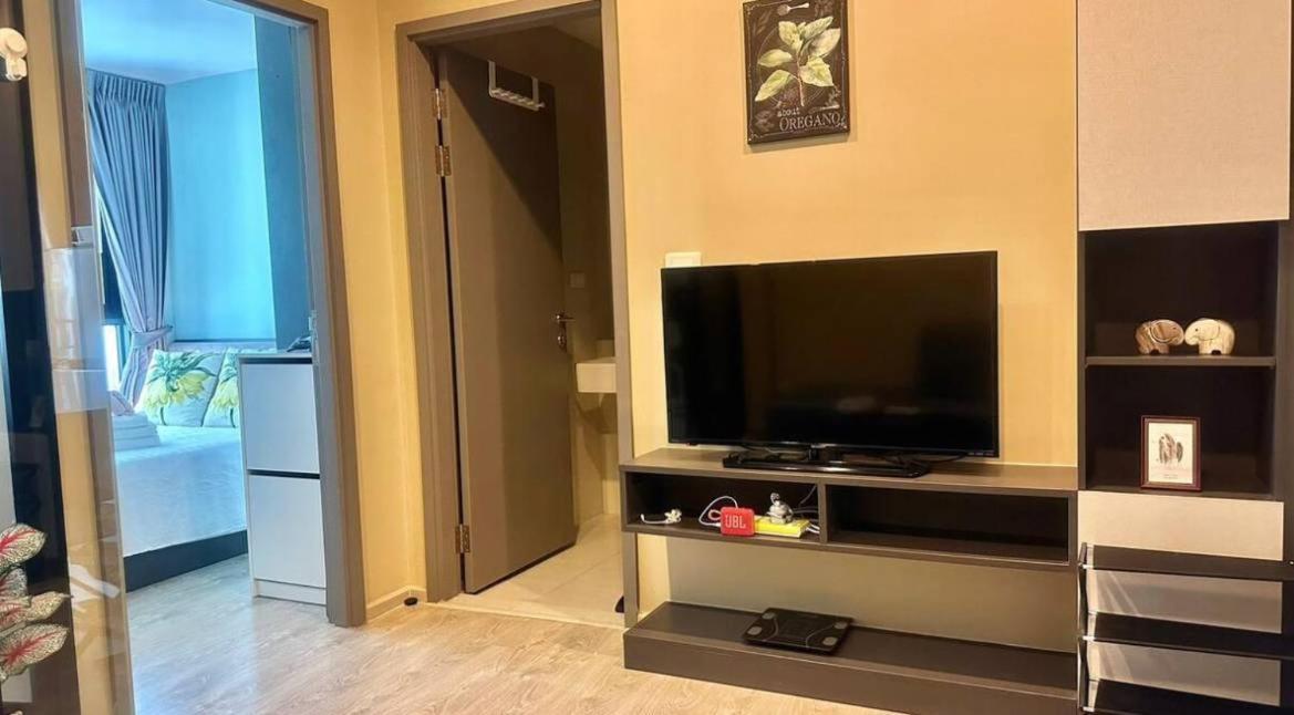 Base Quiet King-bed With Infinity Pool & Free Netflix Apartment Pattaya