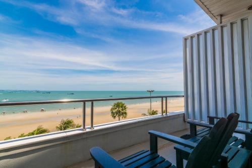 Baboona Beachfront Living Hotel 3*