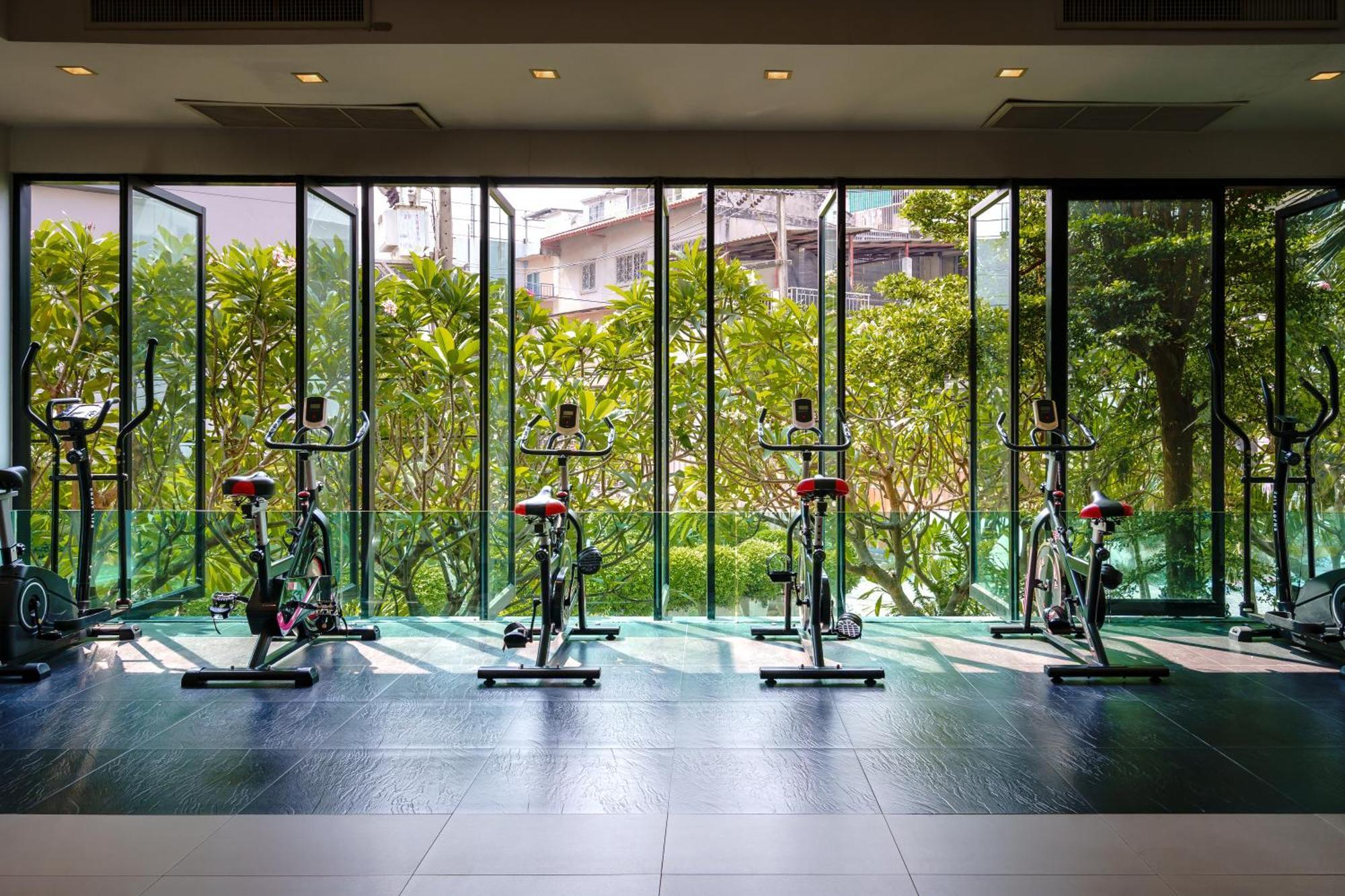 J Hotel 4*